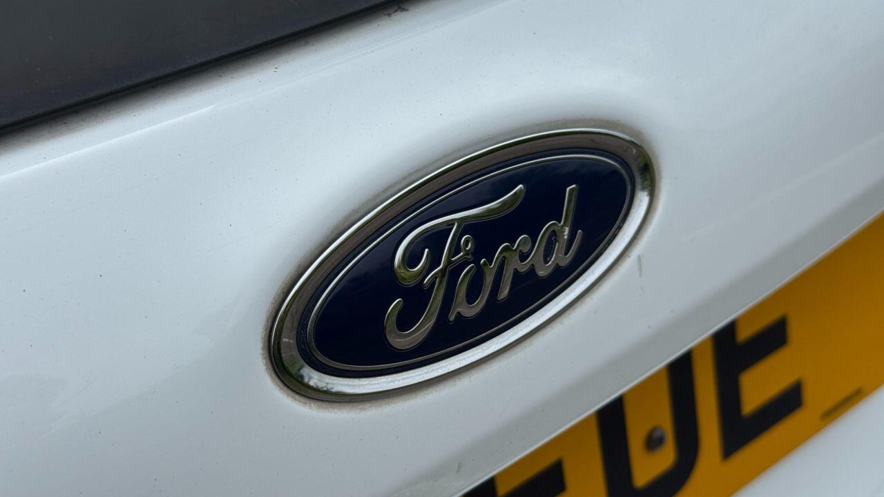 Ford Fiesta view 40