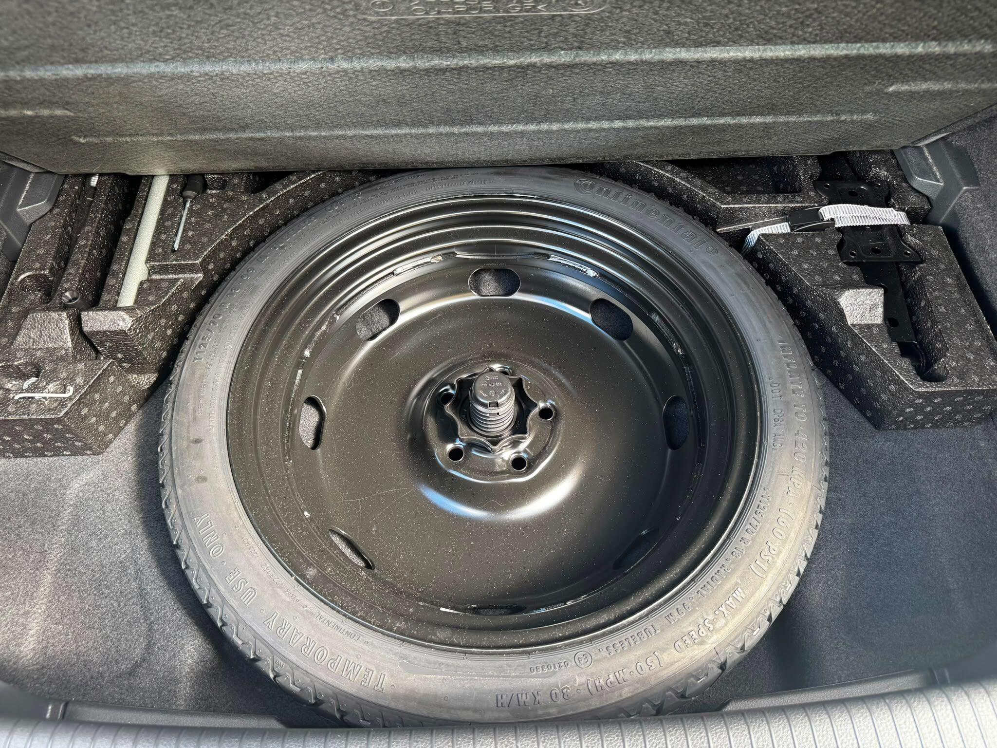 Volkswagen Golf view 60