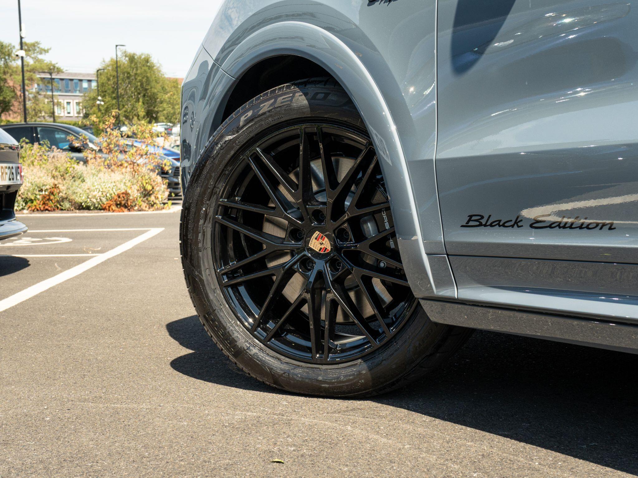 Porsche Cayenne view 4