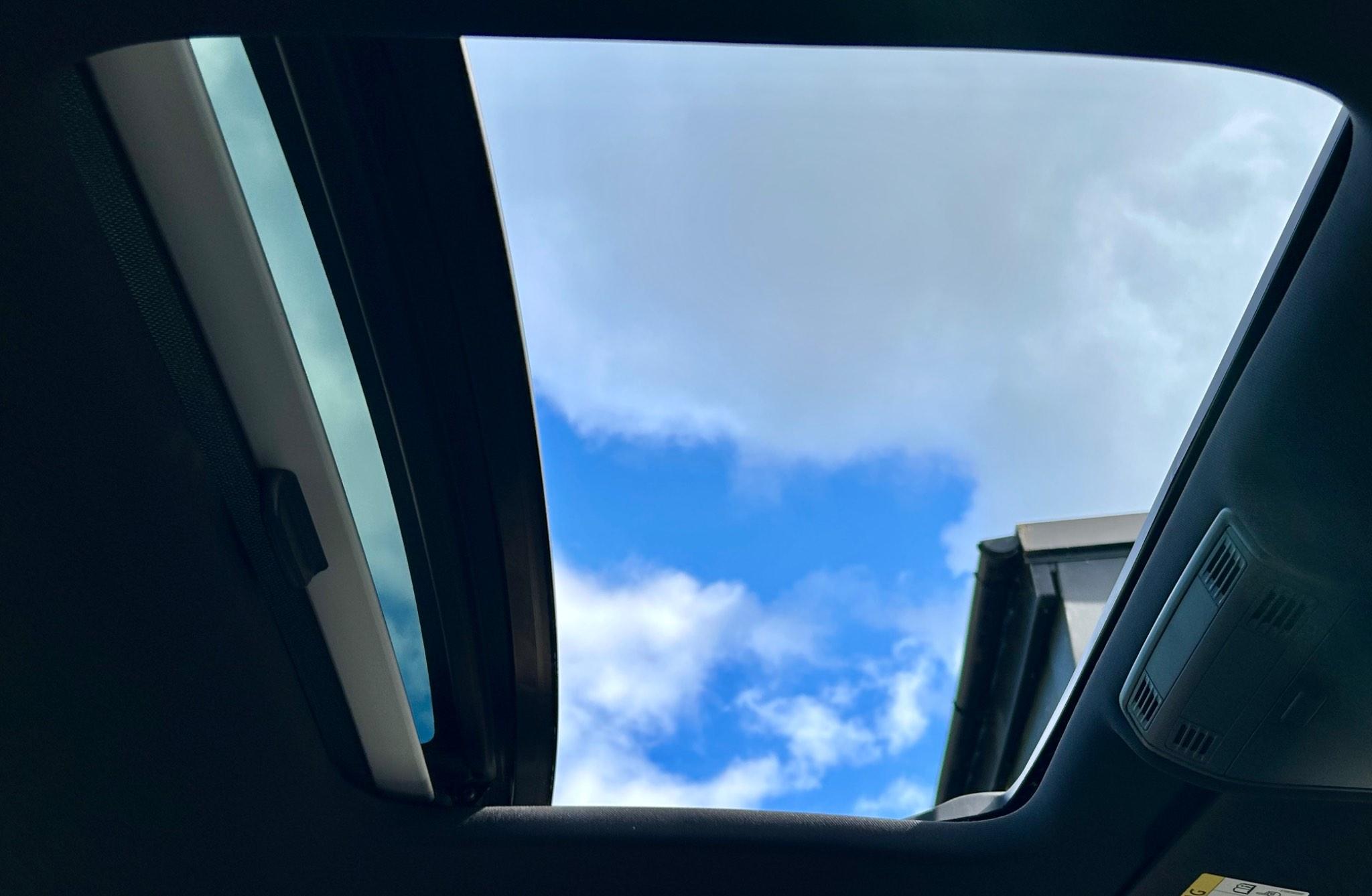 Volkswagen Golf view 12