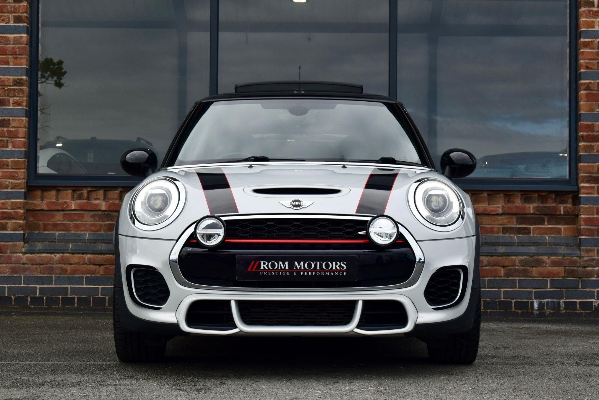 Mini Hatch view 41