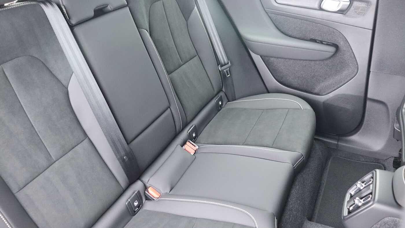 Volvo XC40 view 6