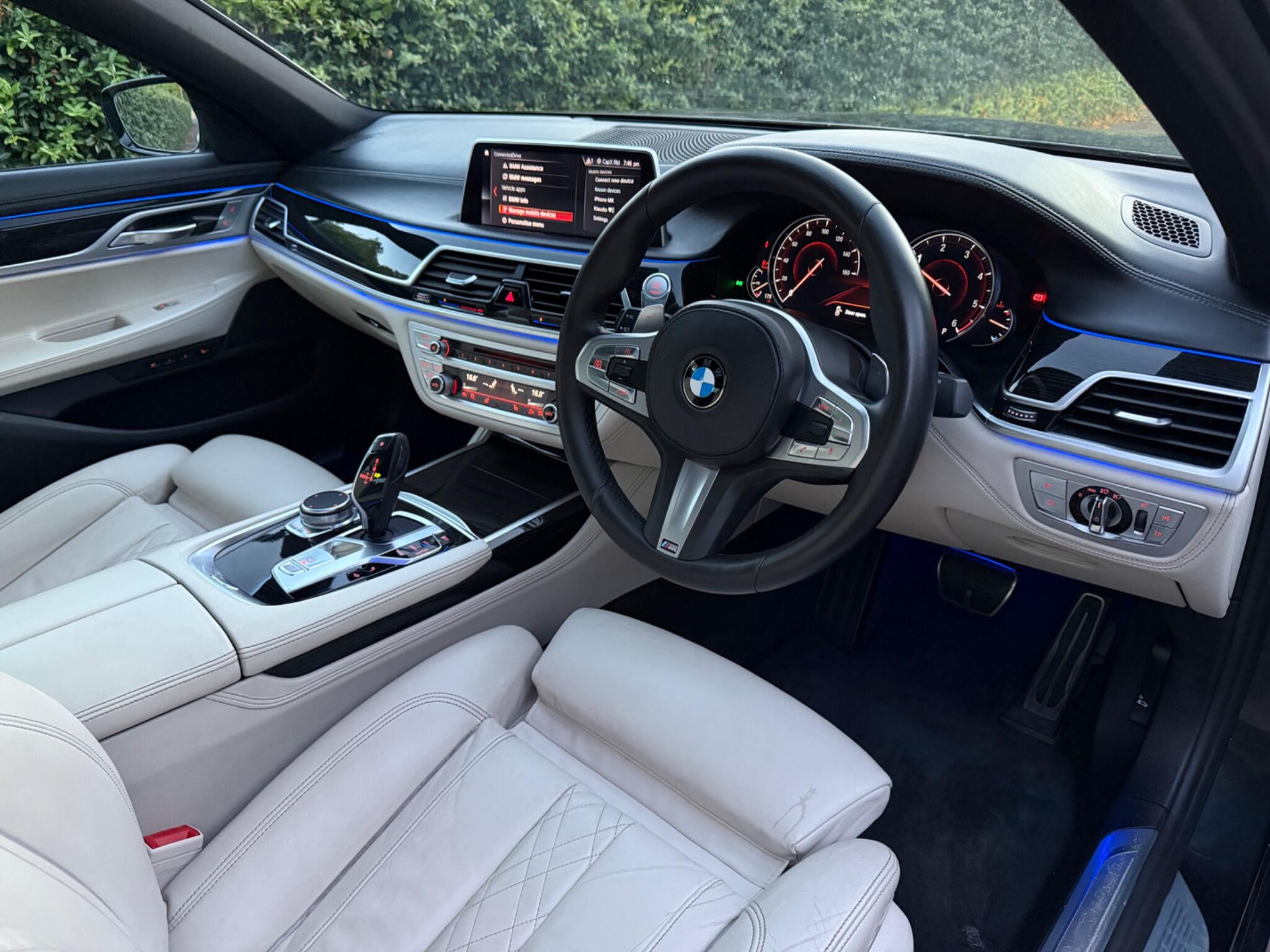 BMW 7 Series view 13