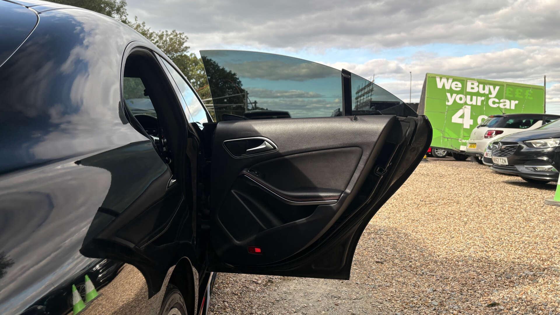 Mercedes-Benz Cla view 36