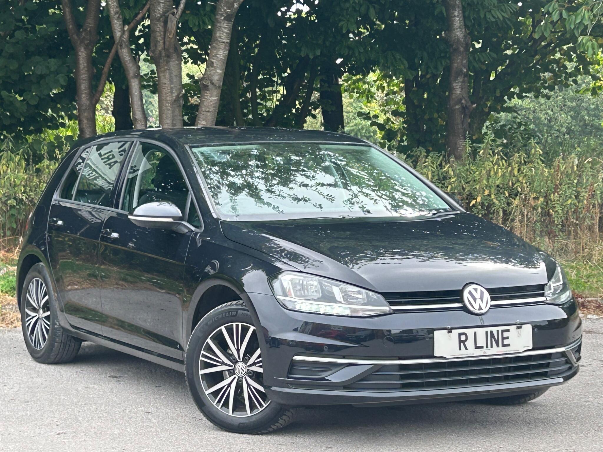 Volkswagen Golf view 4