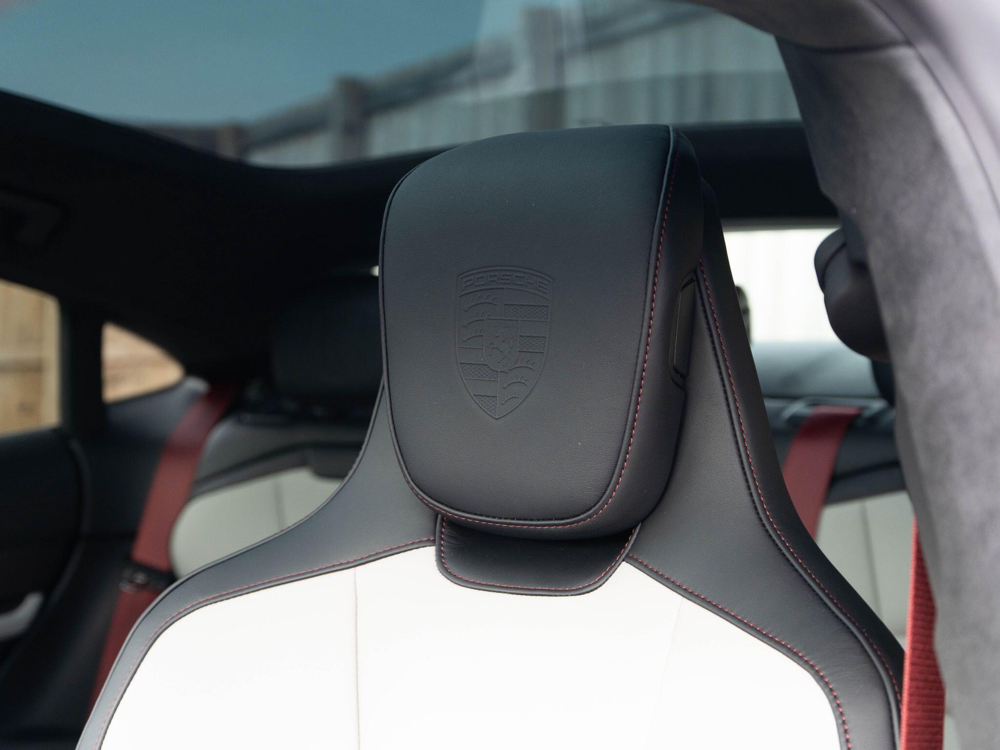 Porsche Taycan view 92