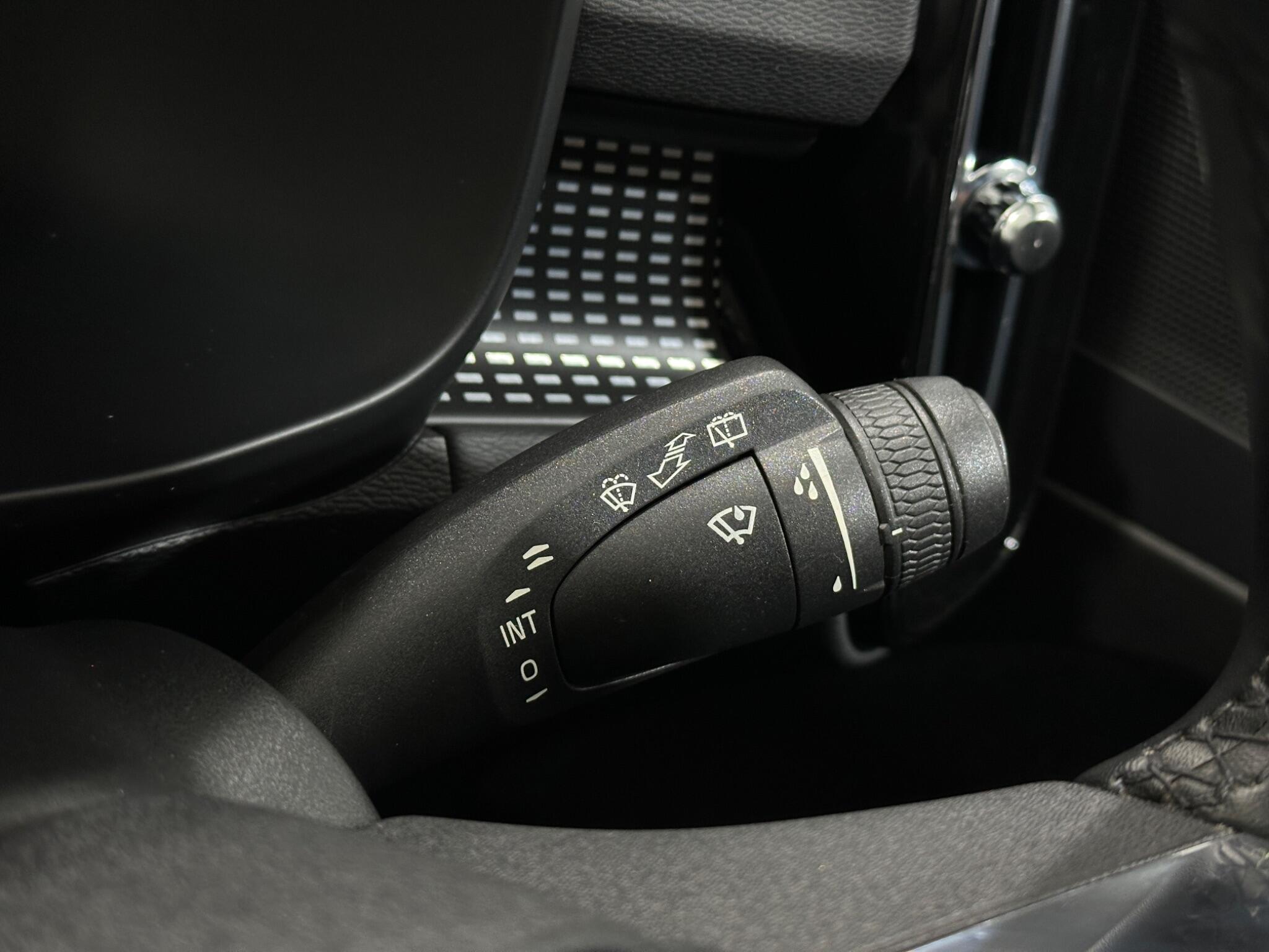 Volvo XC40 view 17