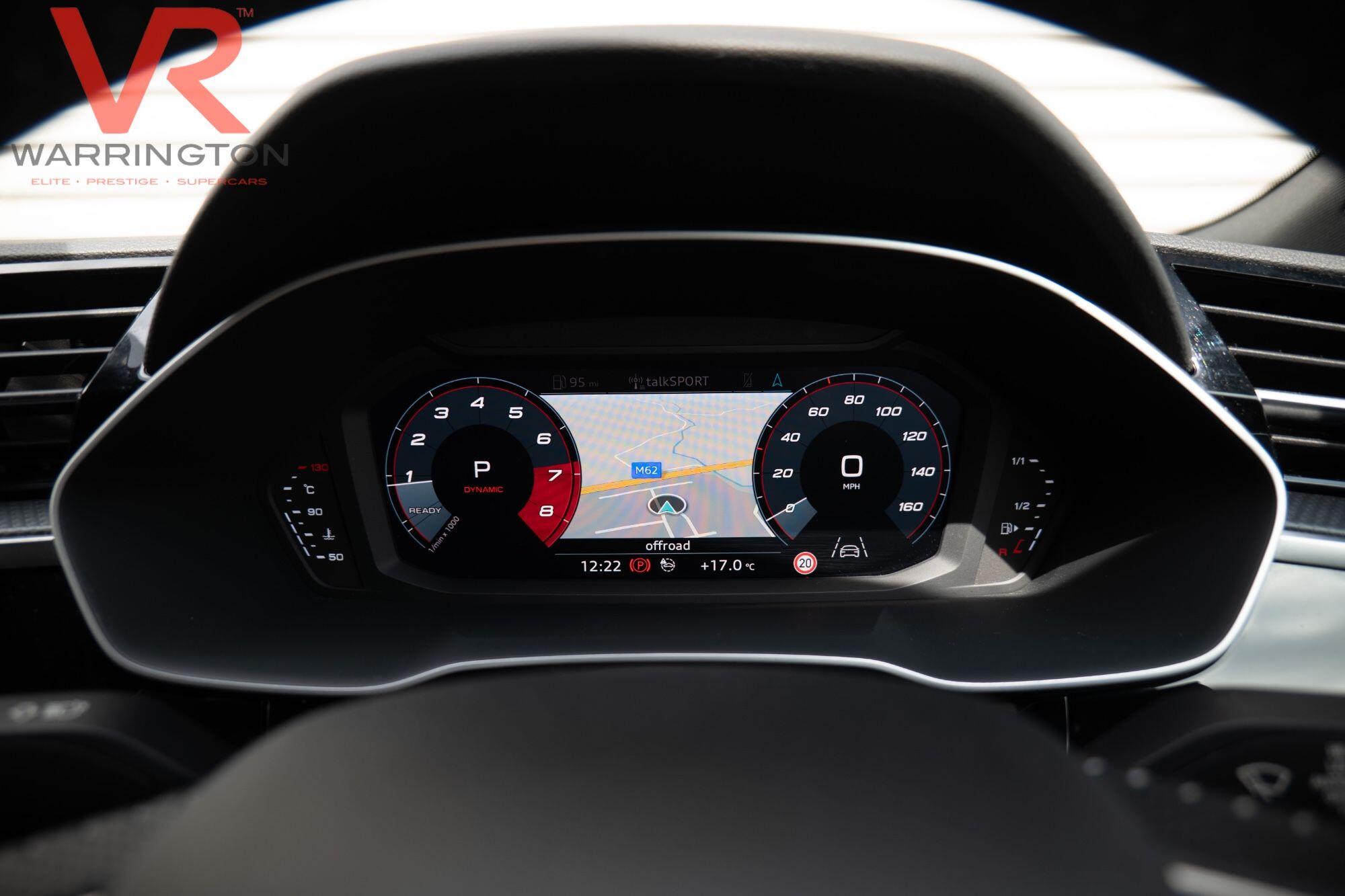 Audi Q3 view 11