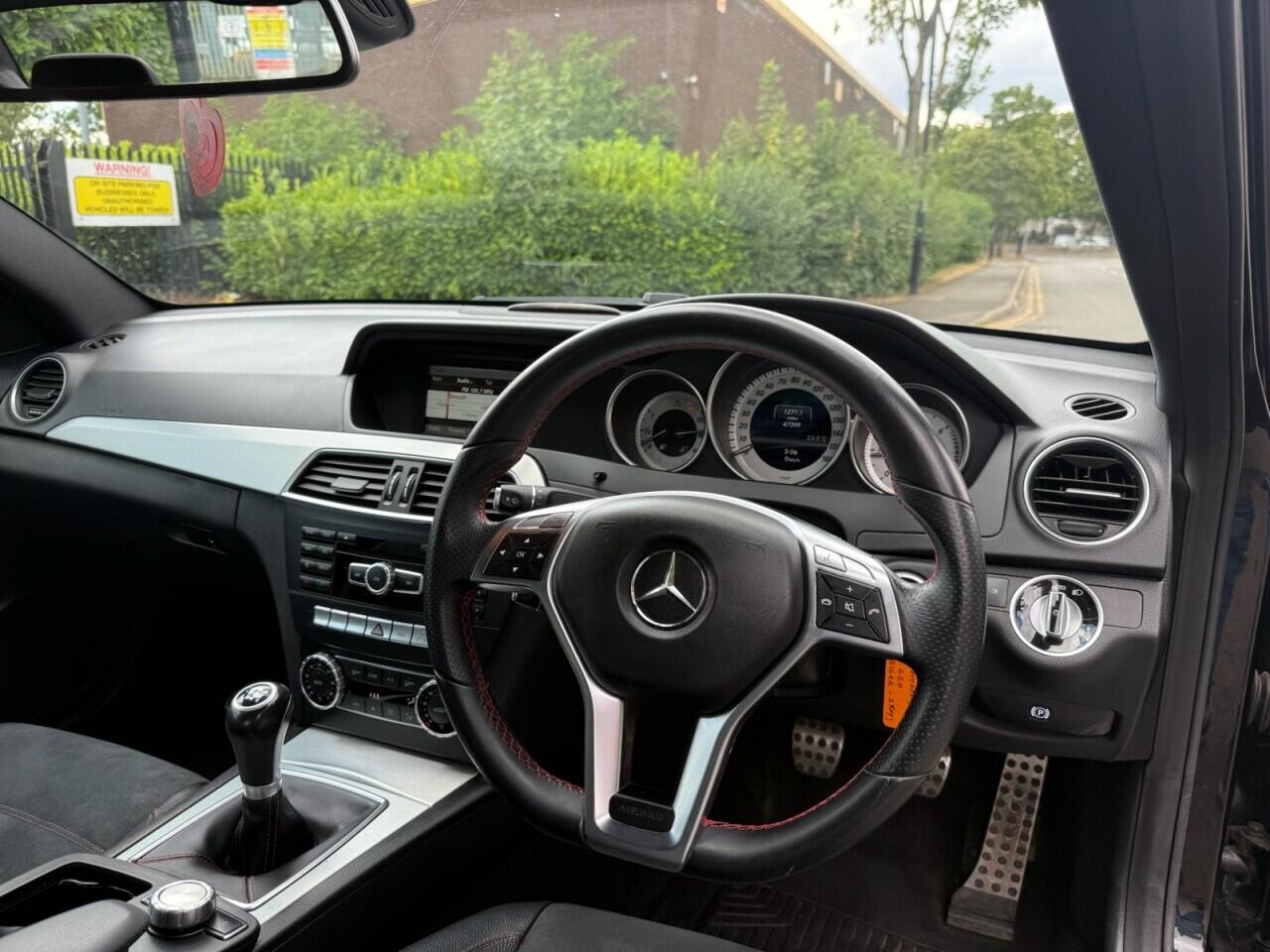 Mercedes-Benz C Class view 13