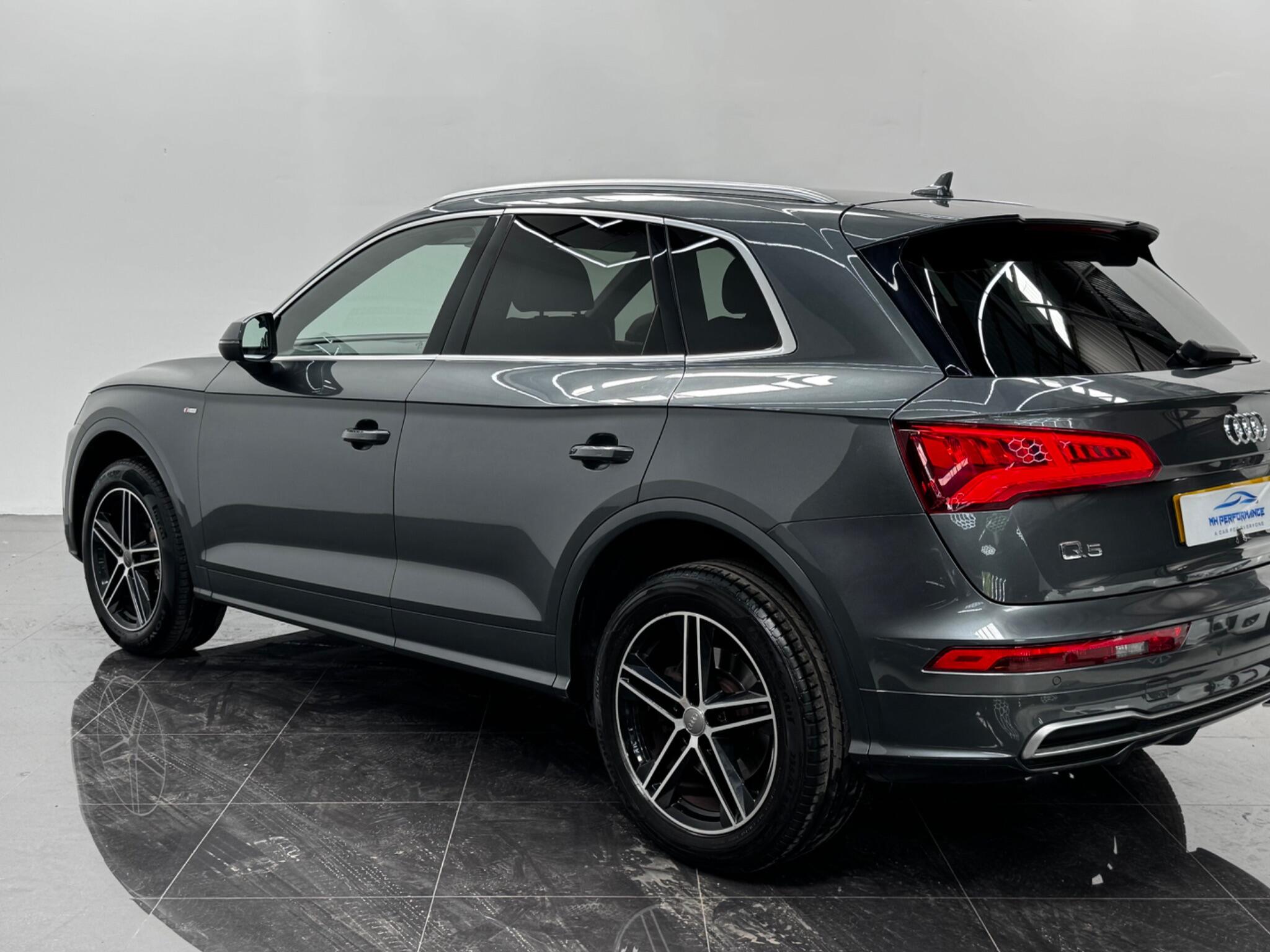 Audi Q5 view 44