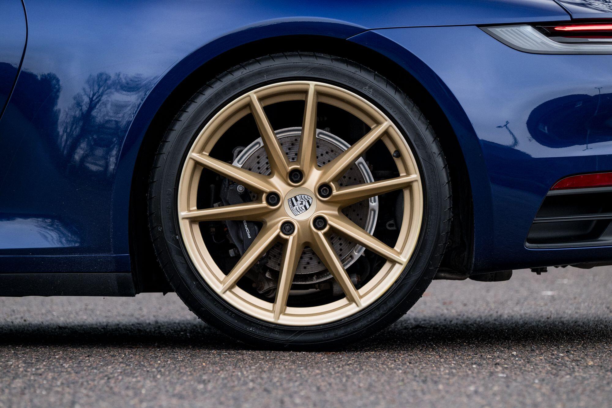 Porsche 911 view 26