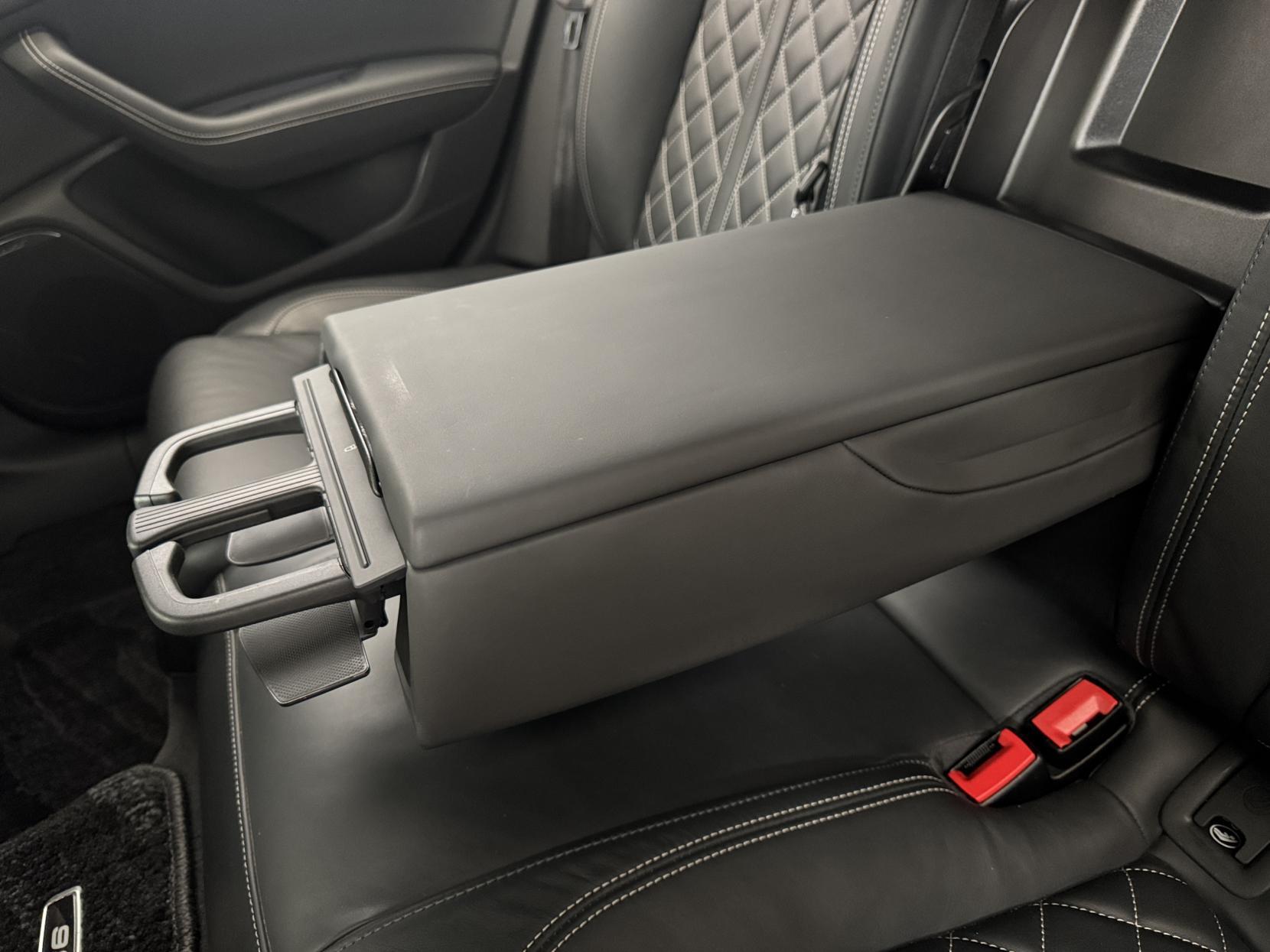 Audi S6 Saloon view 59
