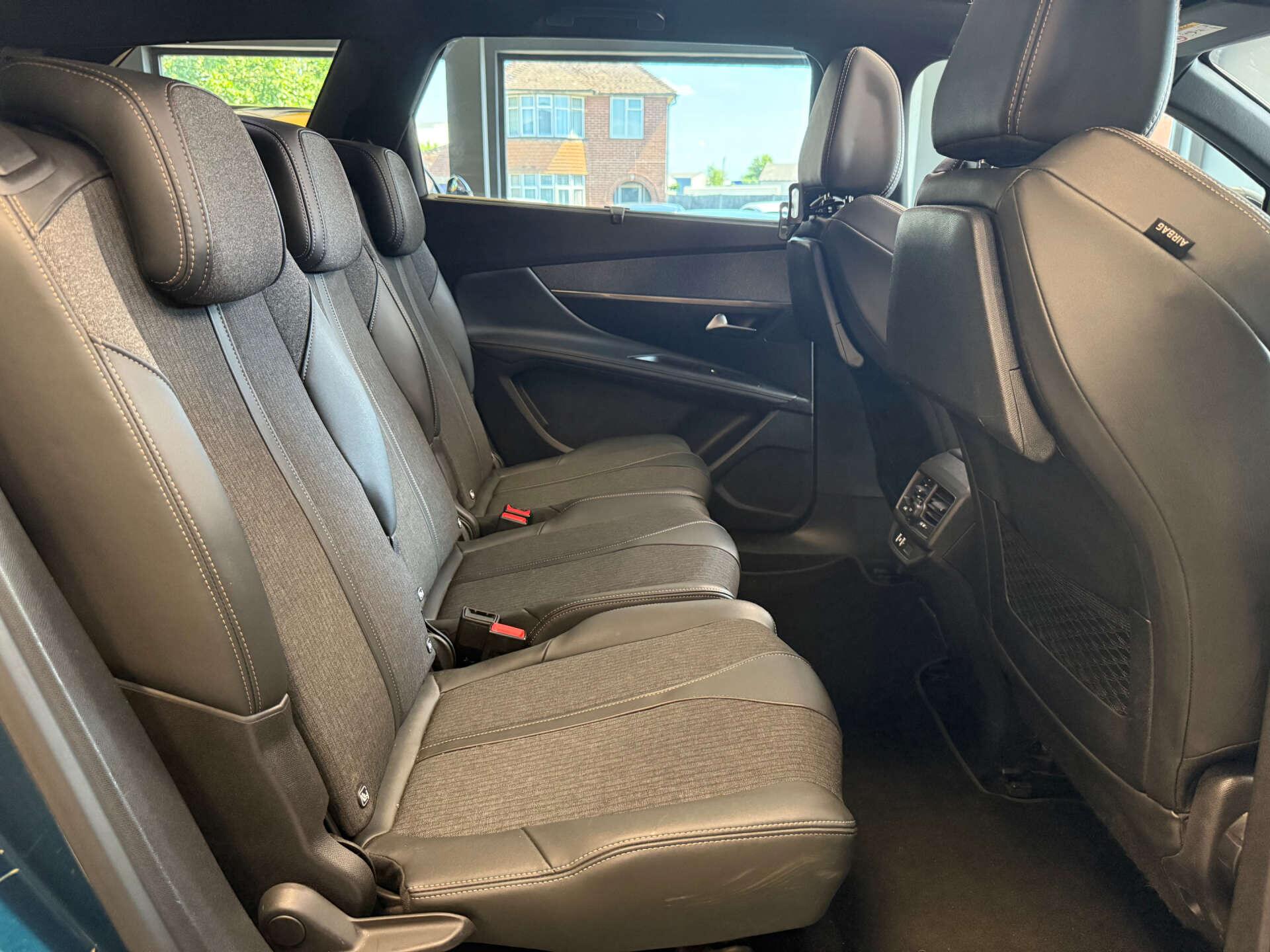 Peugeot 5008 view 14