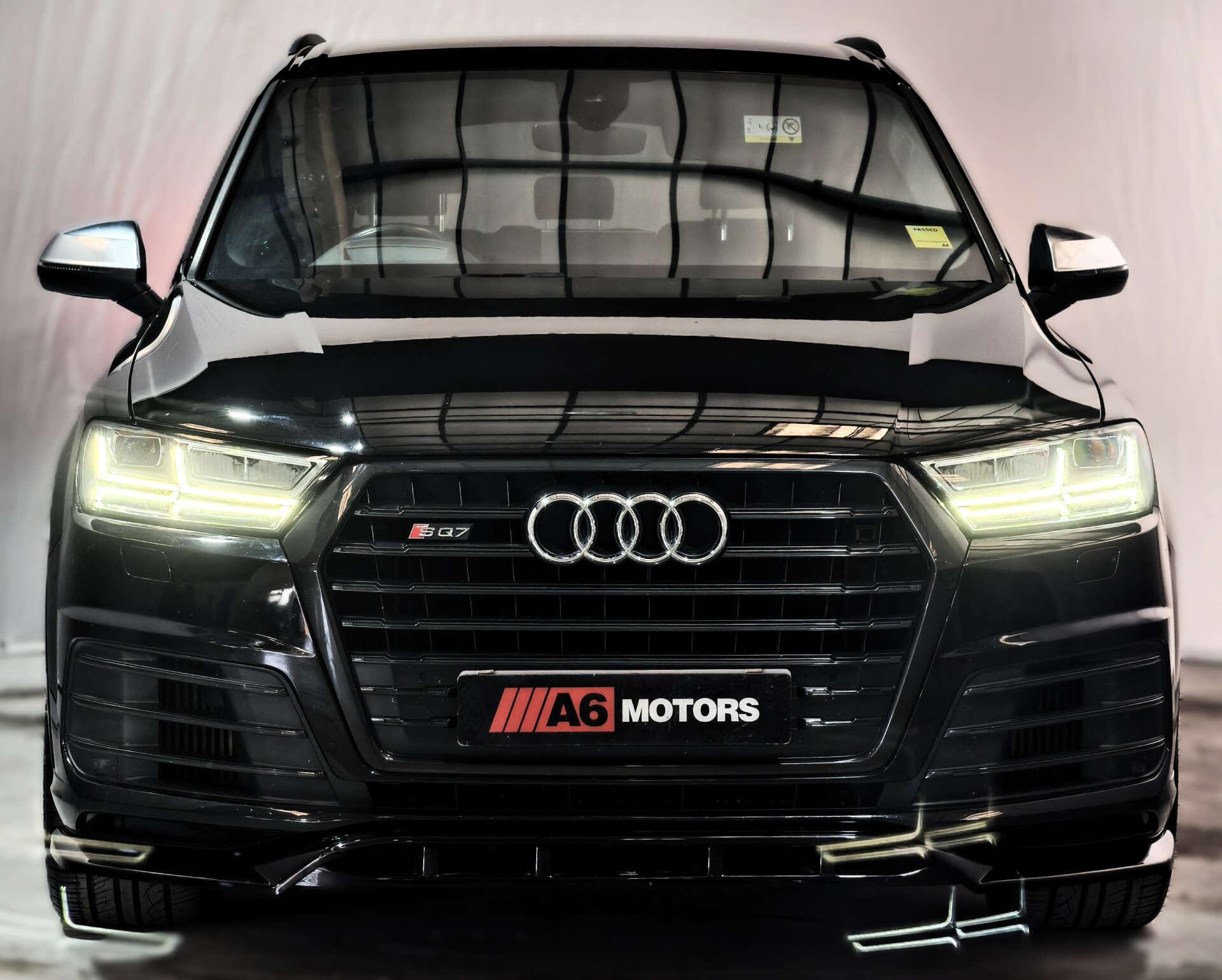 Audi SQ7 view 10