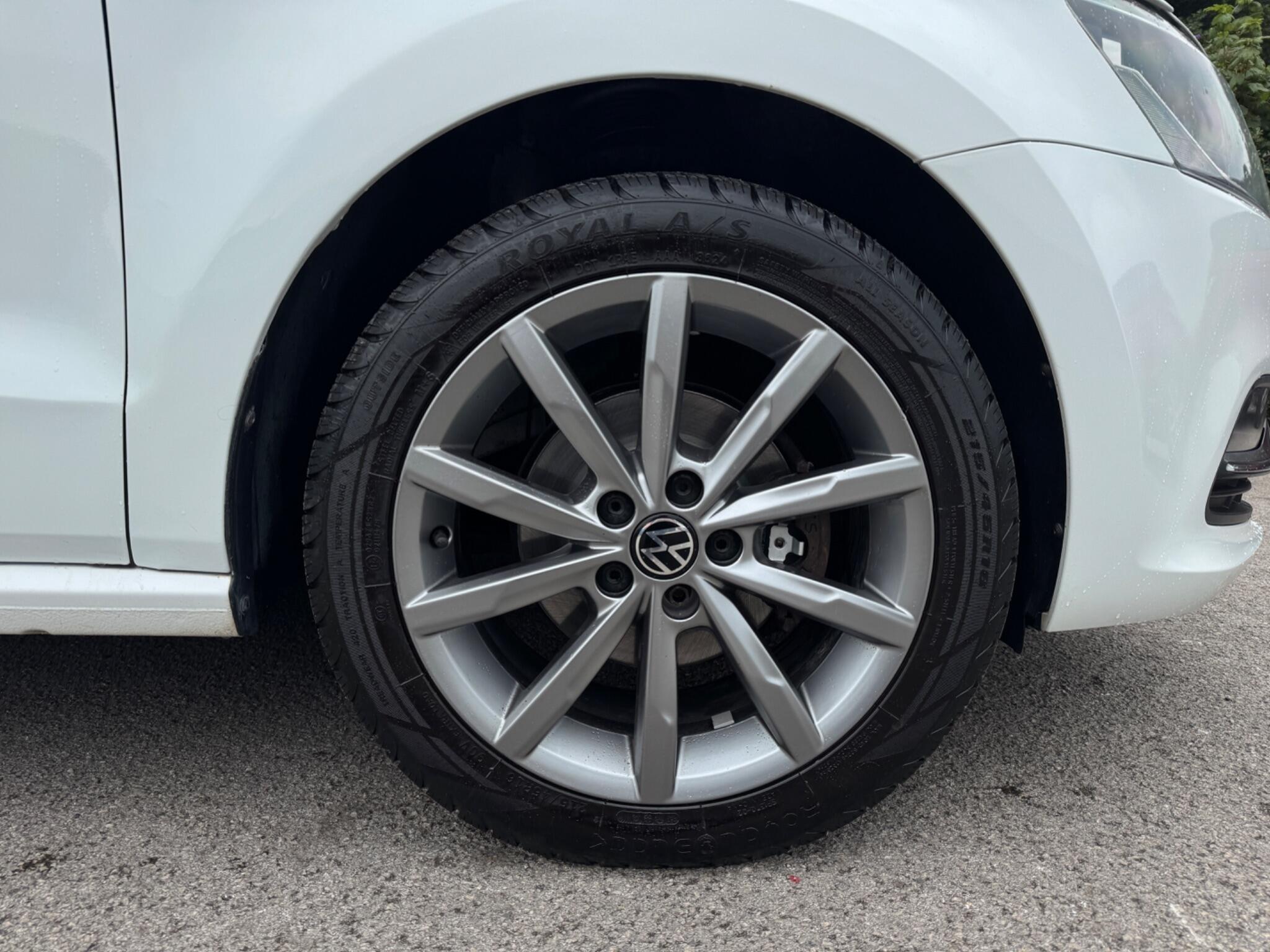 Volkswagen Polo view 12