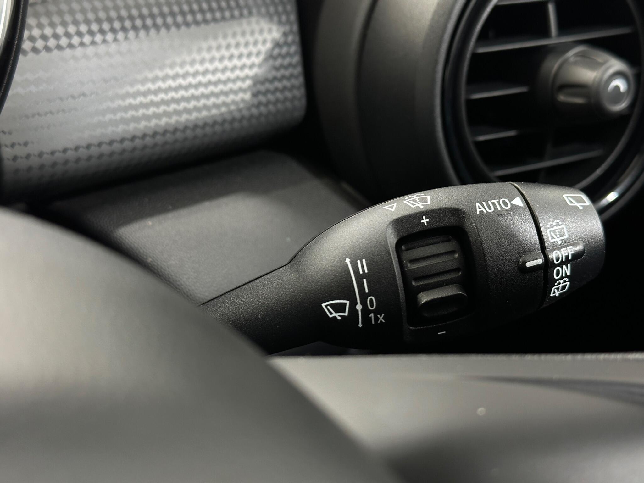 Mini Hatch view 16