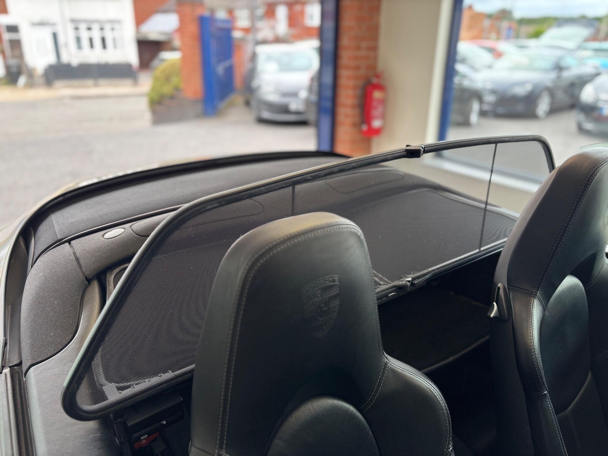 Porsche 911 view 30