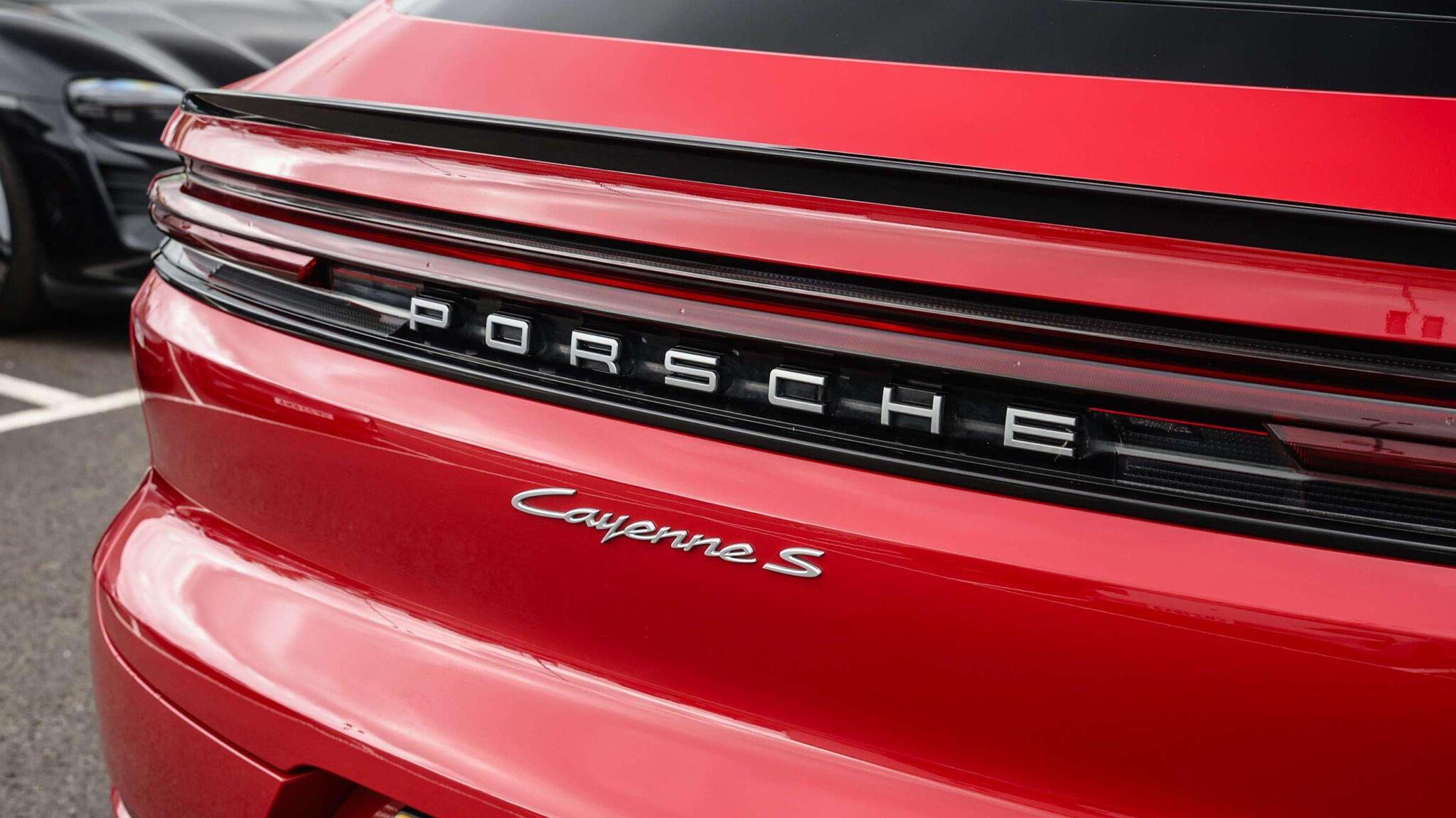 Porsche Cayenne view 22