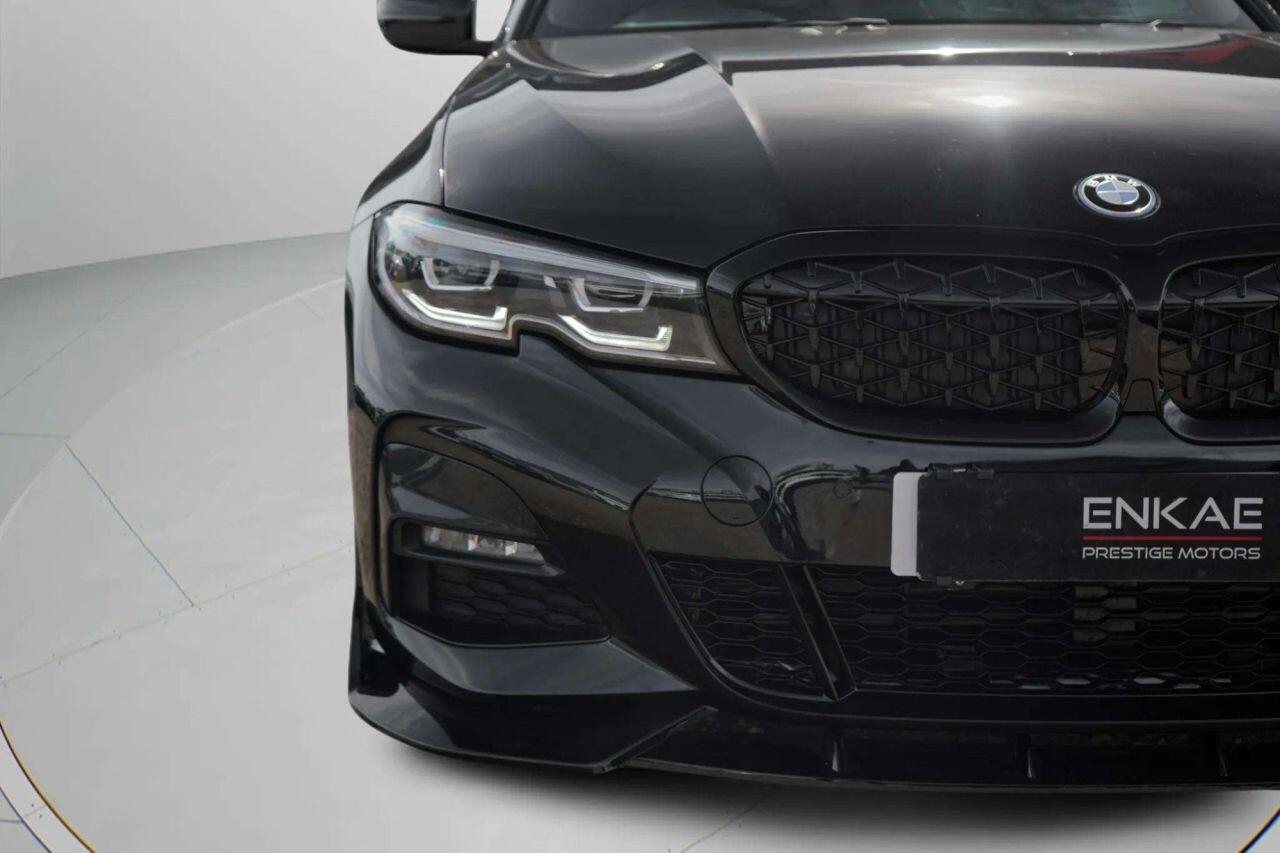 BMW 3 Series view 10