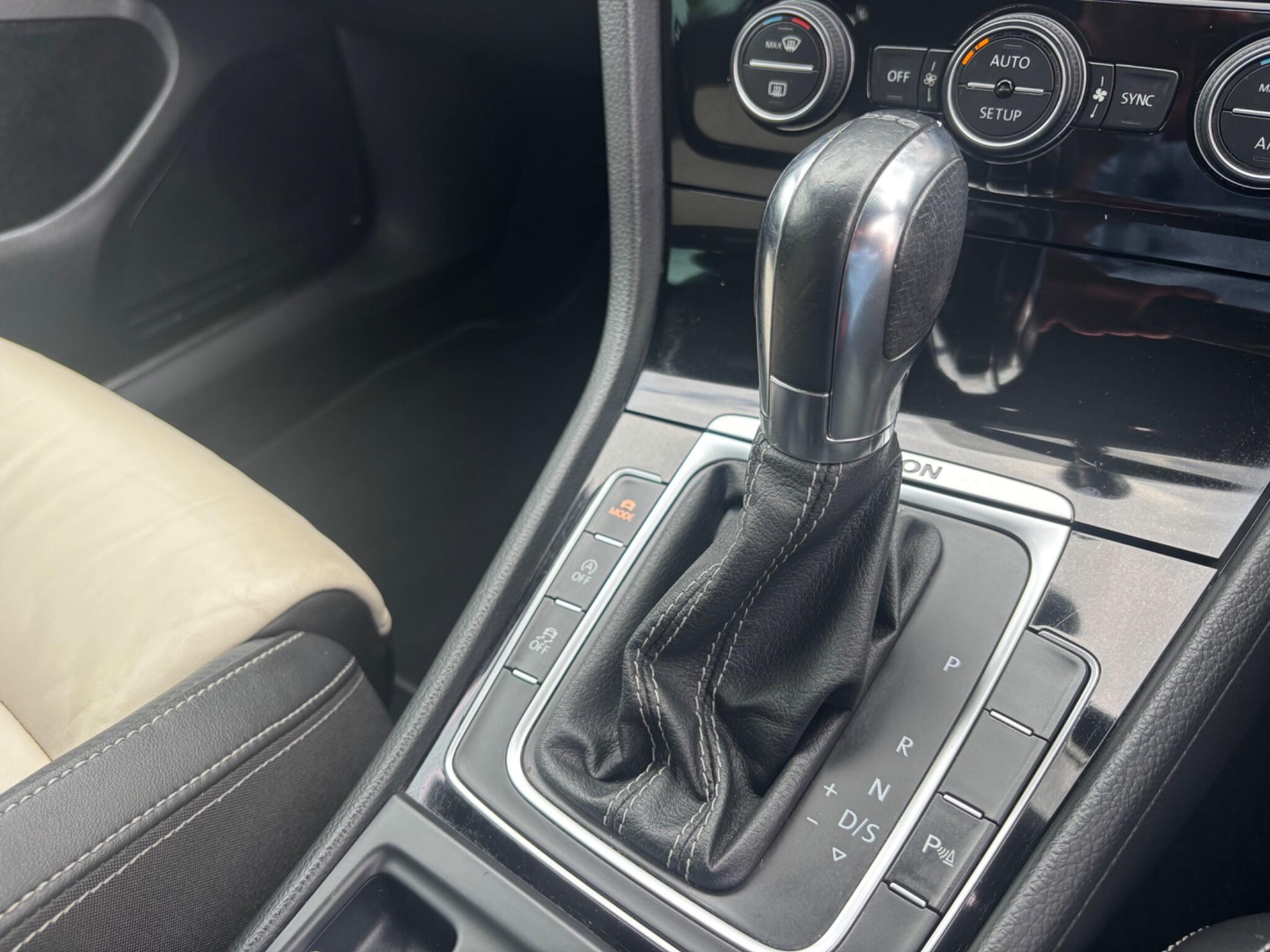 Volkswagen Golf view 40