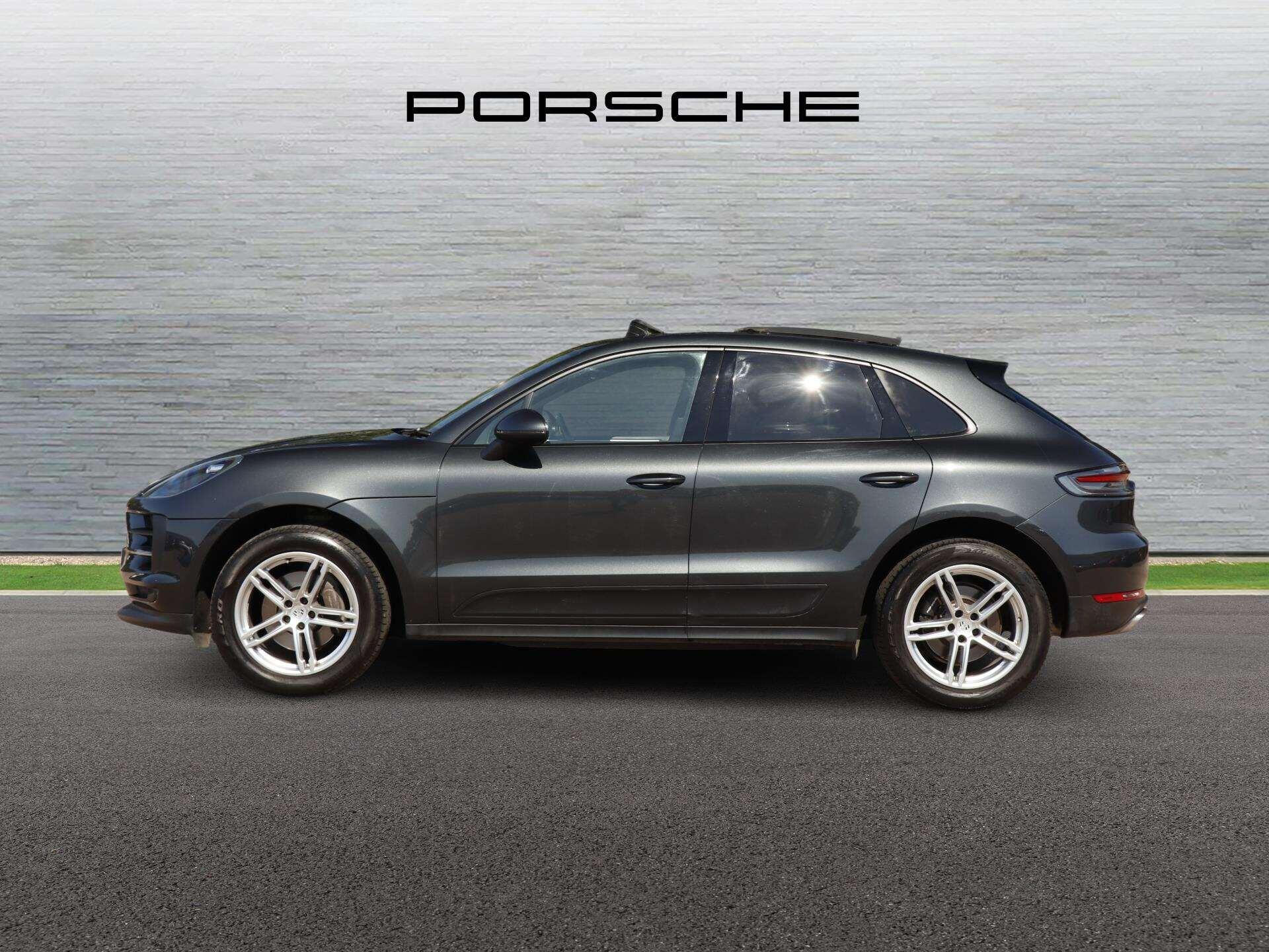 Porsche Macan view 6