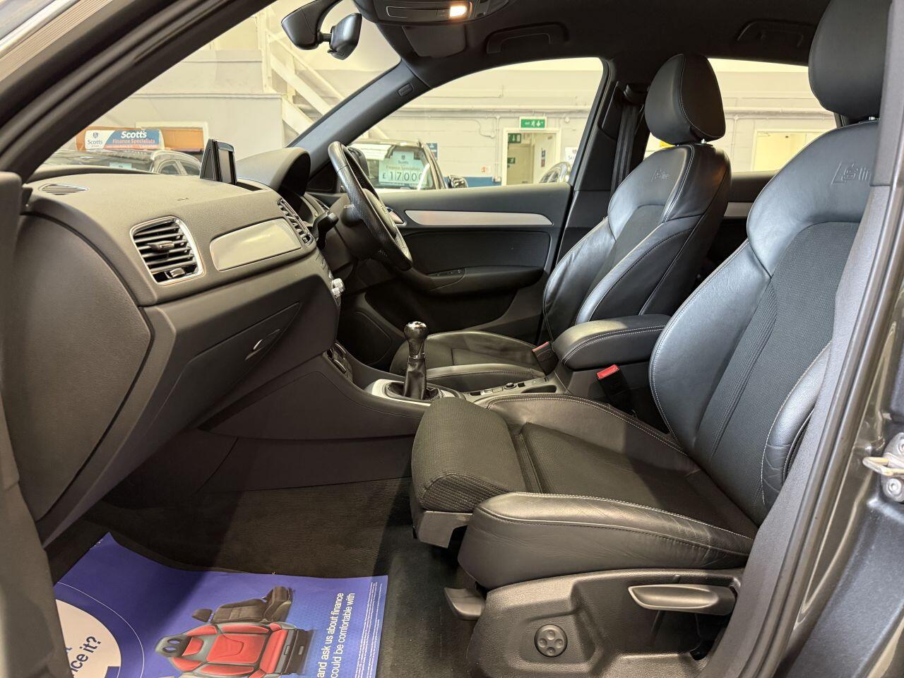 Audi Q3 view 14