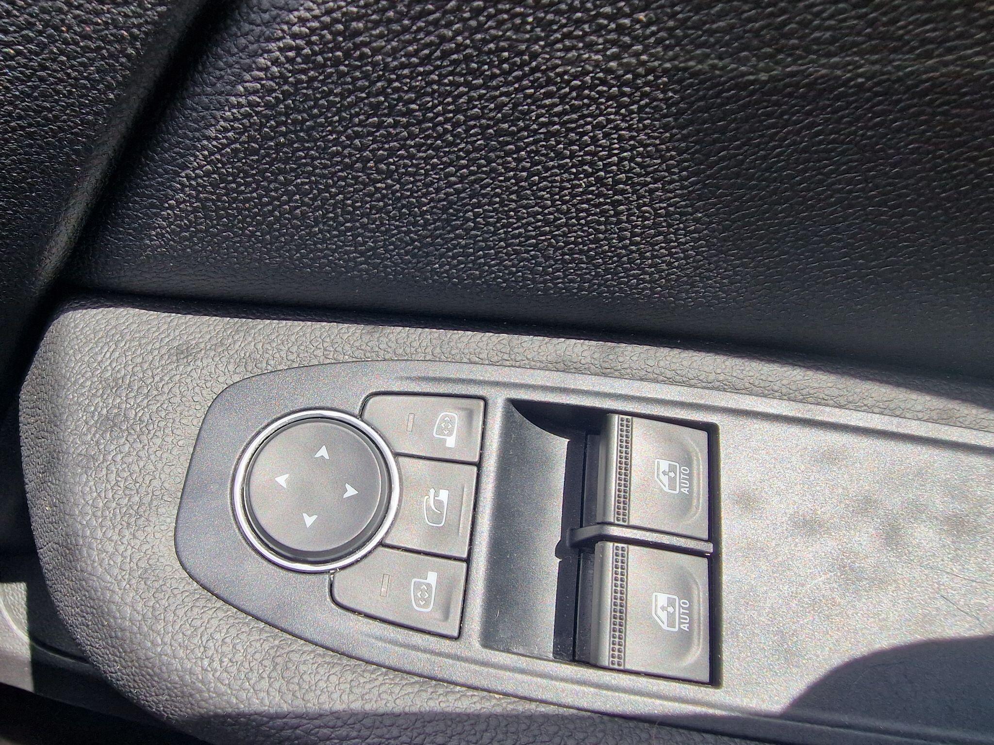 Renault Clio view 24