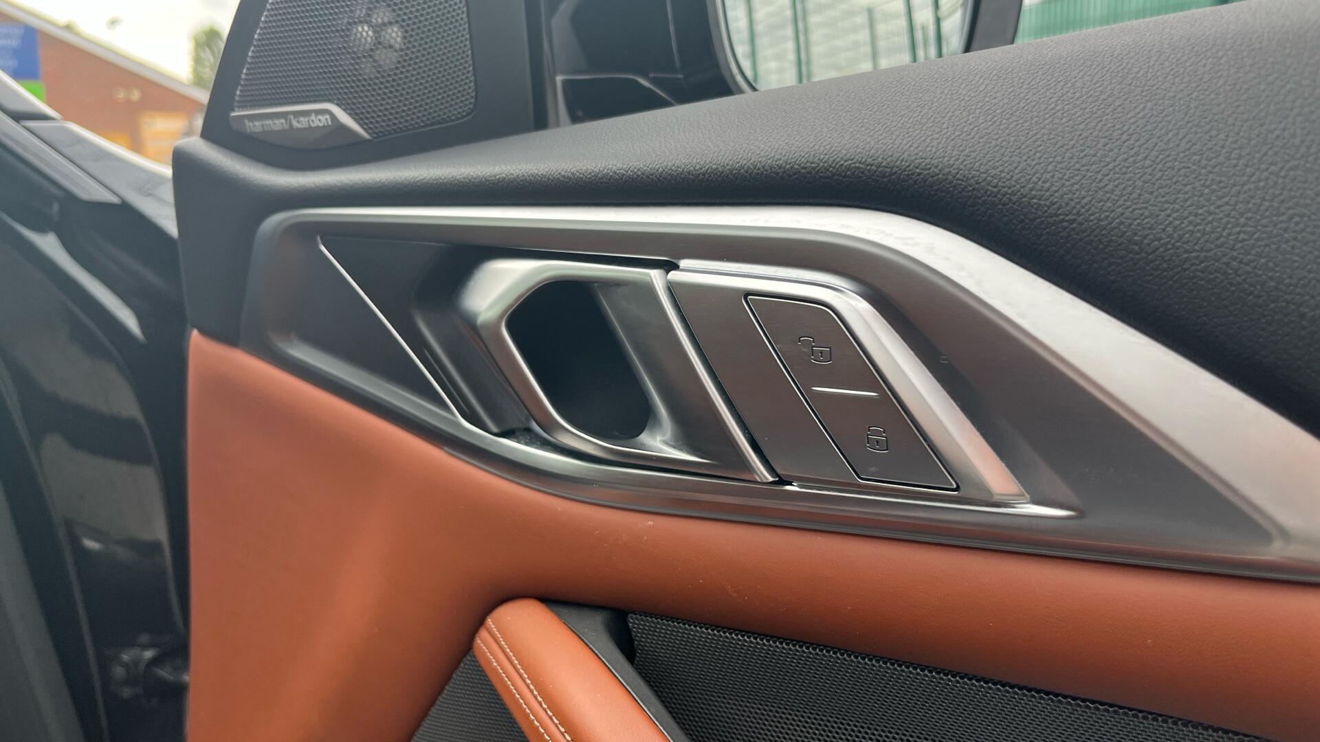 BMW M4 view 28