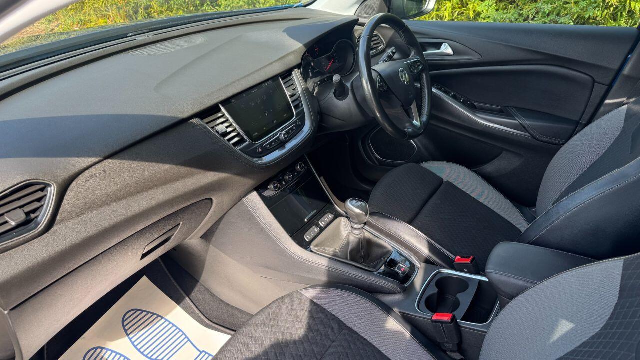 Vauxhall Grandland X view 8