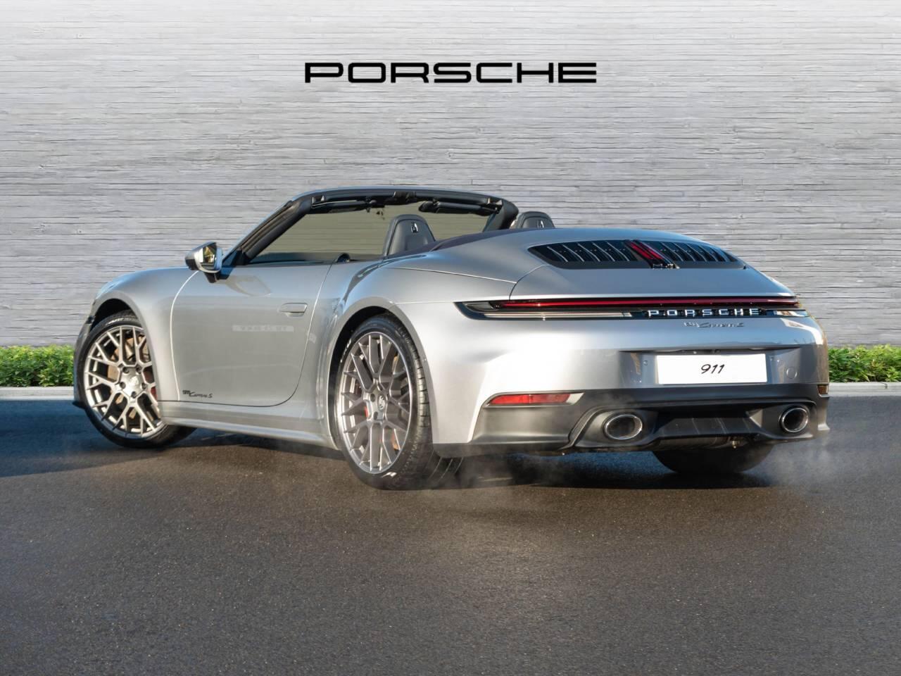 Porsche 911 view 3