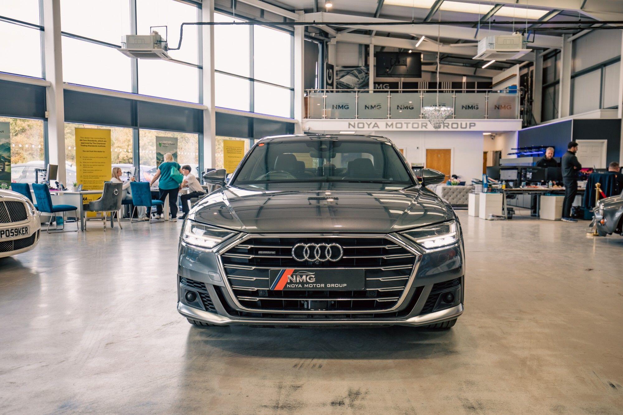 Audi A8 view 27
