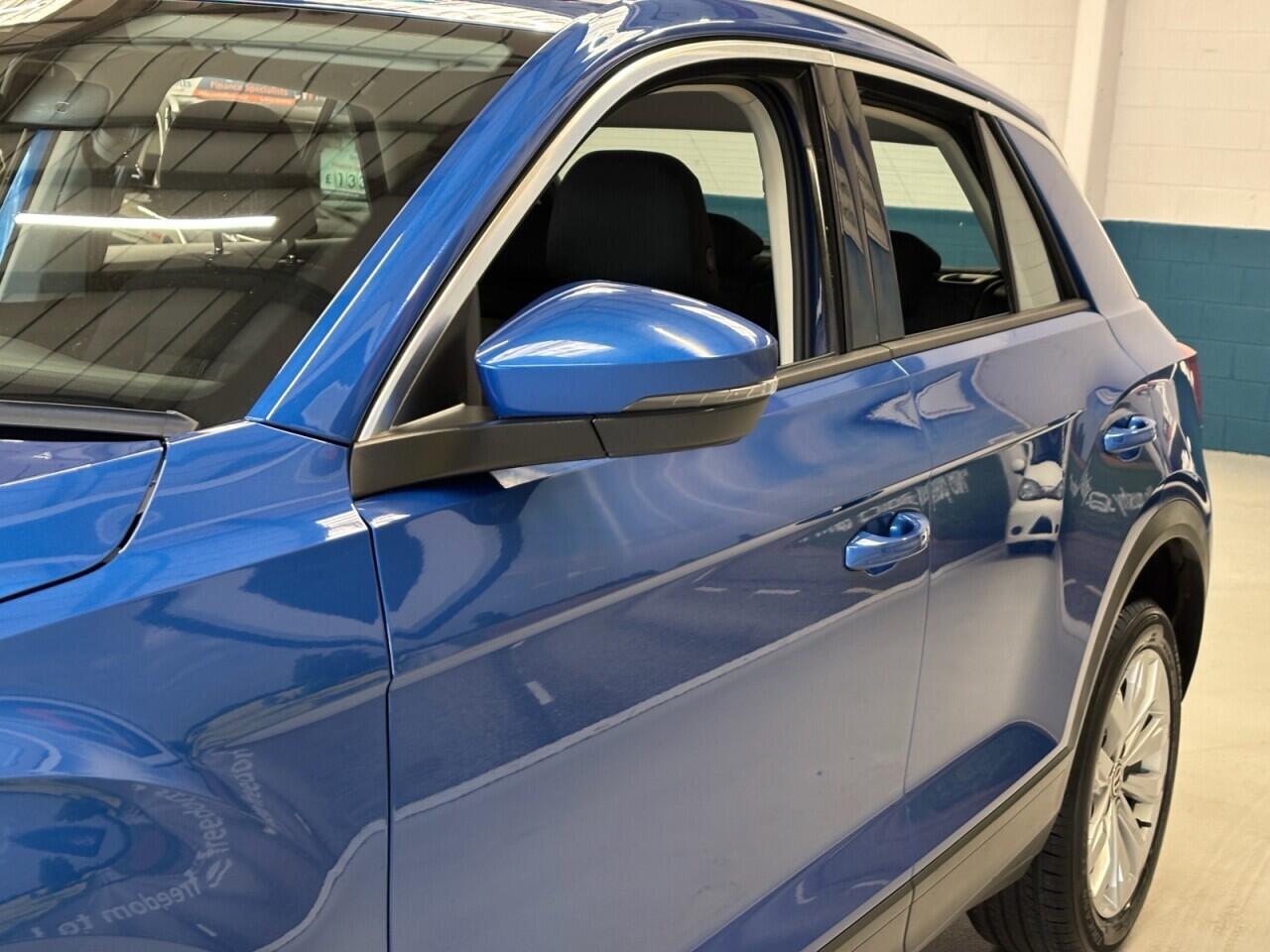 Volkswagen T-Roc view 47