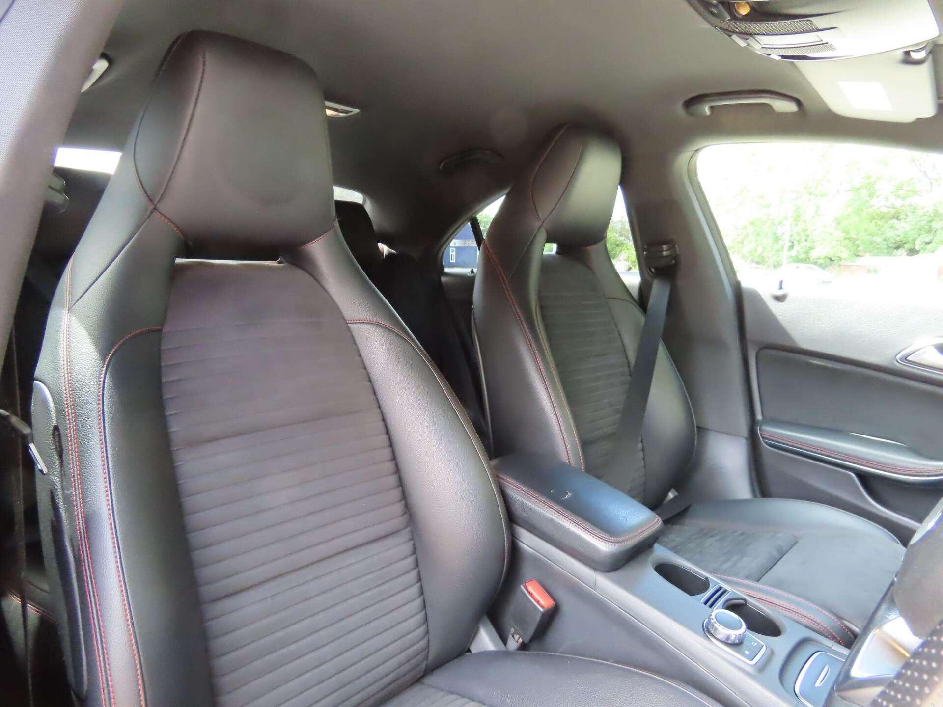 Mercedes-Benz Cla view 9