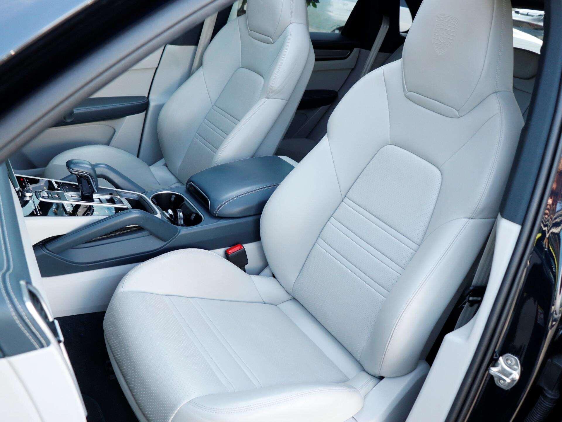 Porsche Cayenne view 25