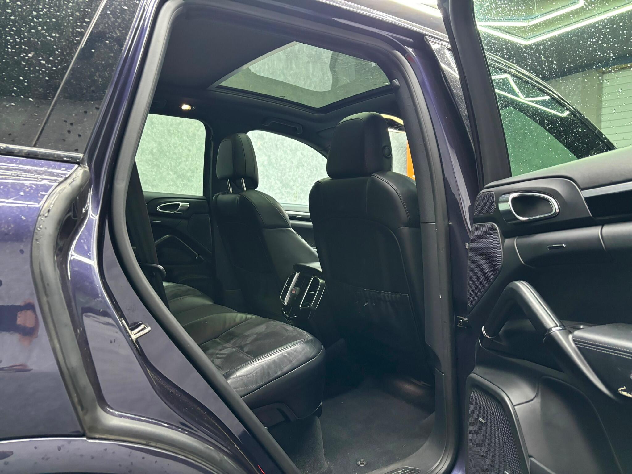 Porsche Cayenne view 7