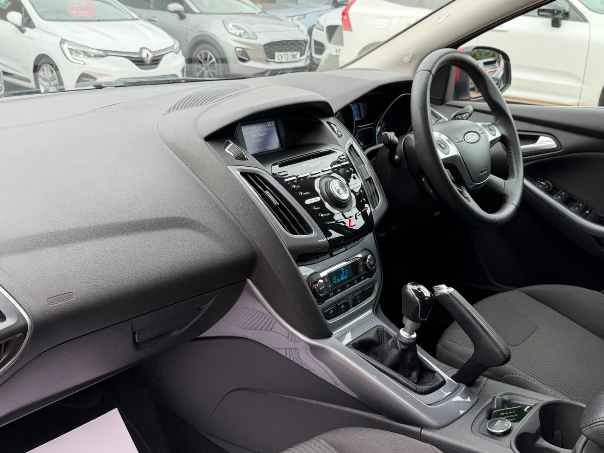 Ford Focus view 66