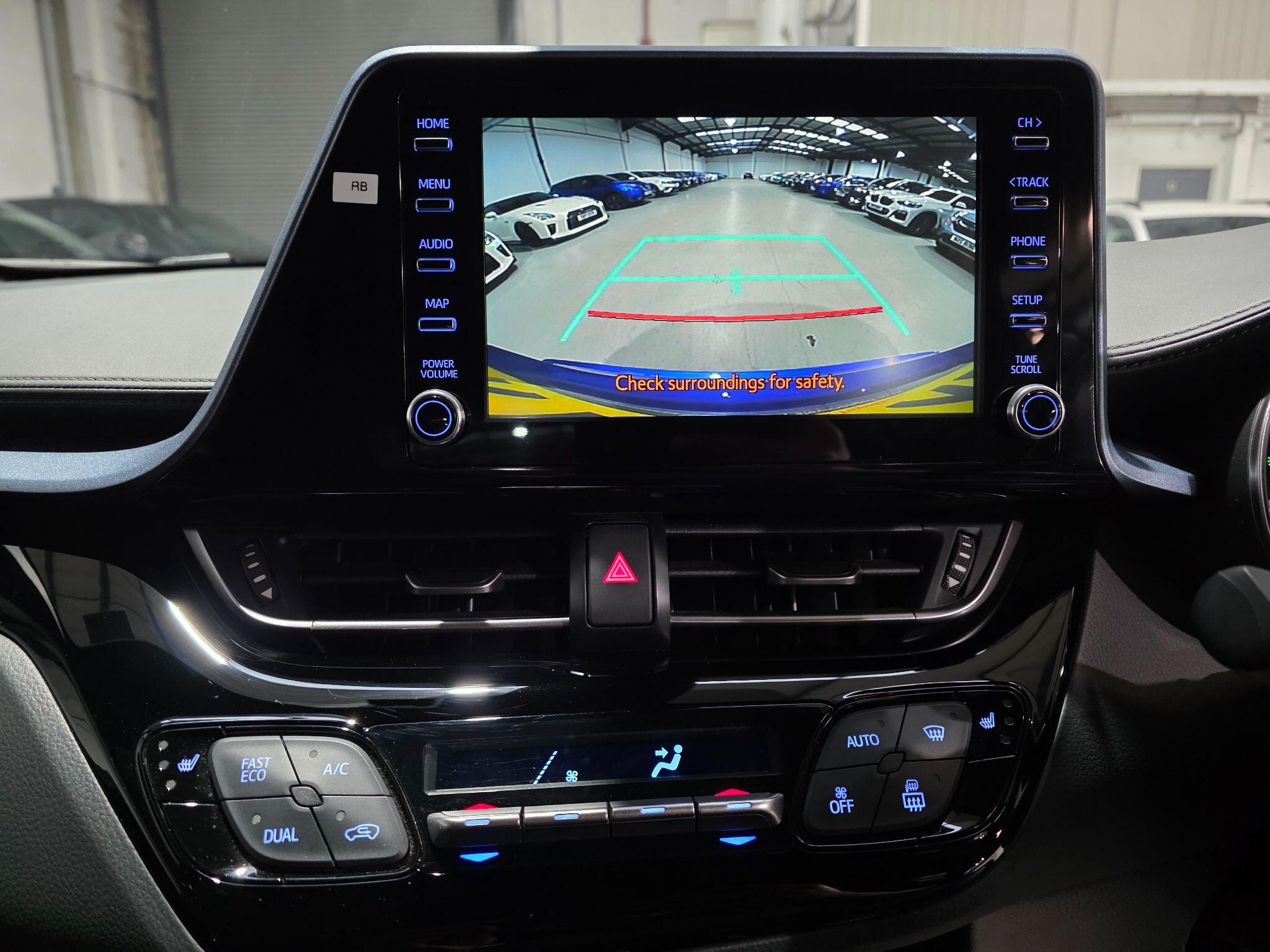 Toyota C-HR view 8