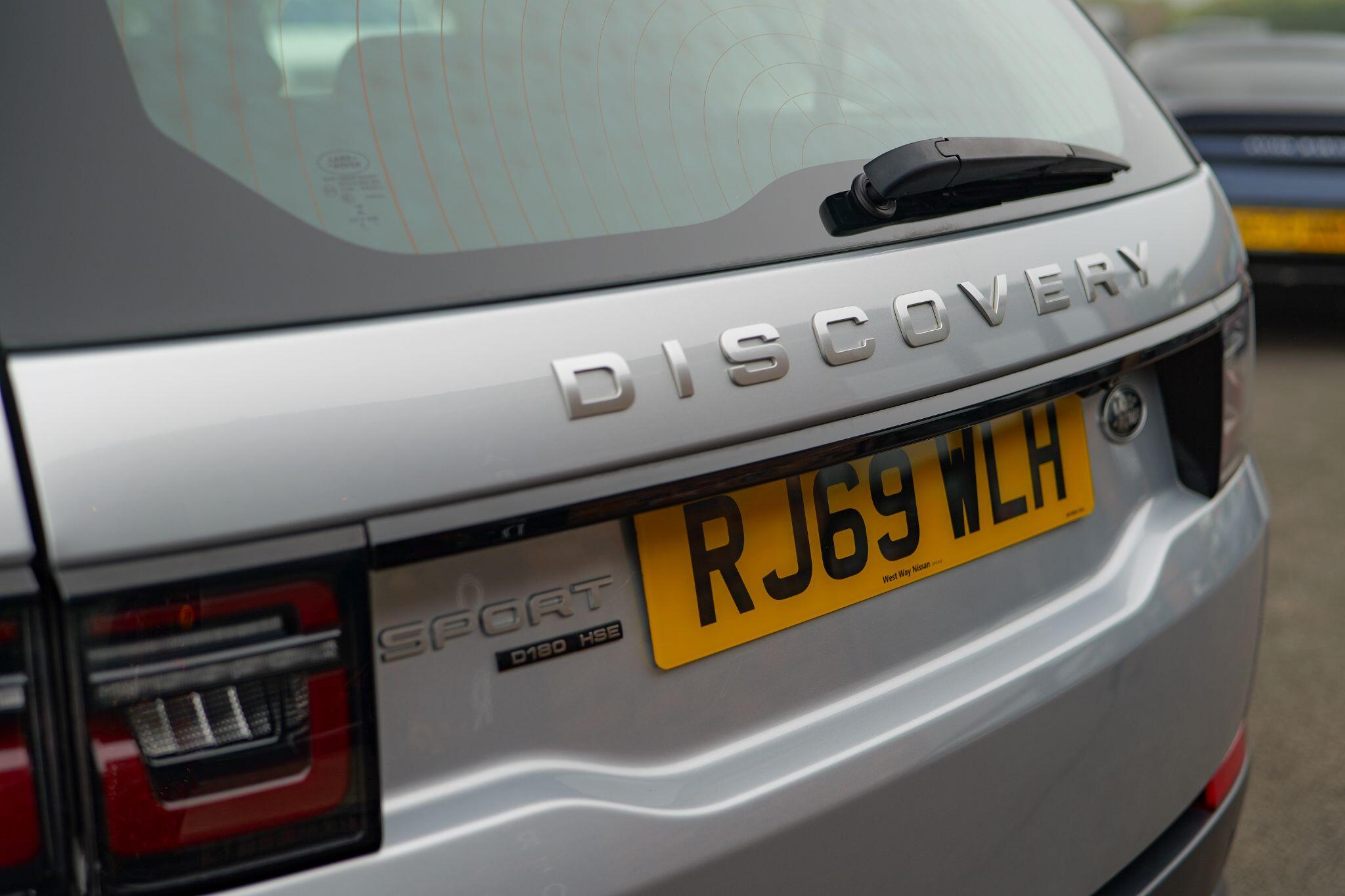 Land Rover Discovery Sport view 12