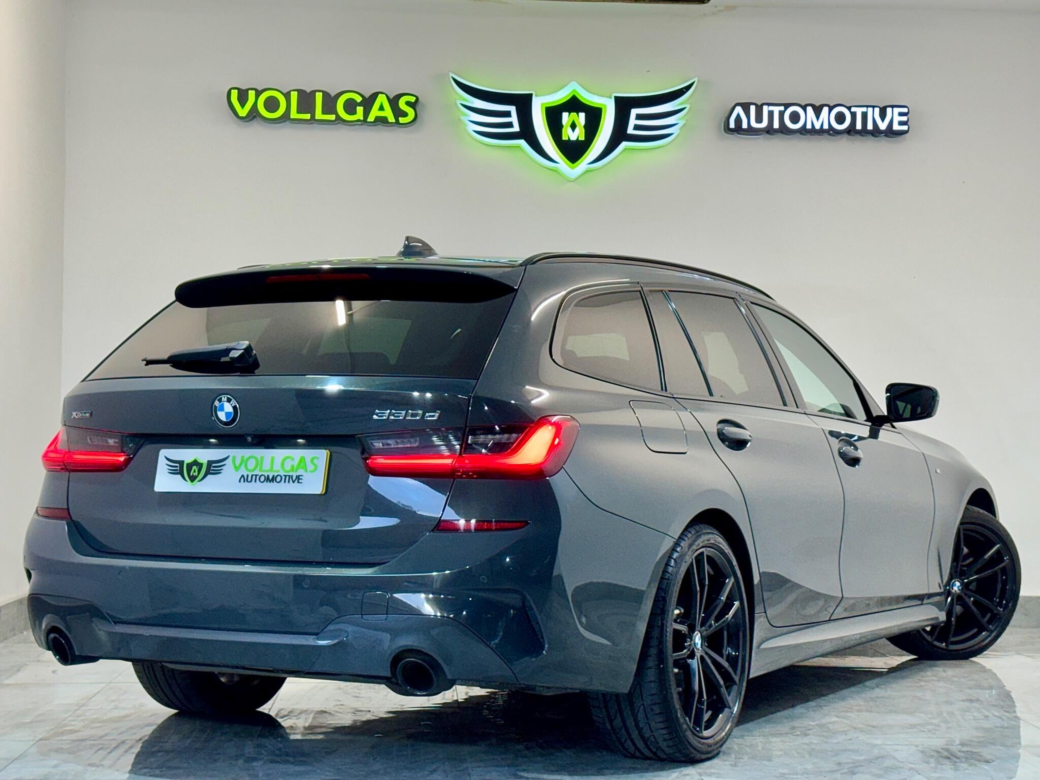 BMW 3 Series view 10
