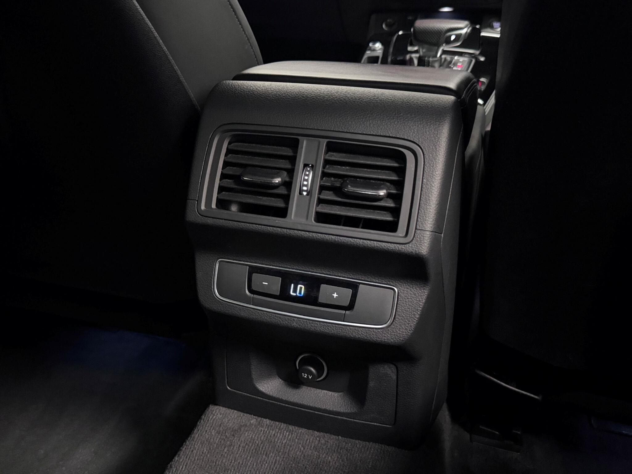 Audi Q5 view 21