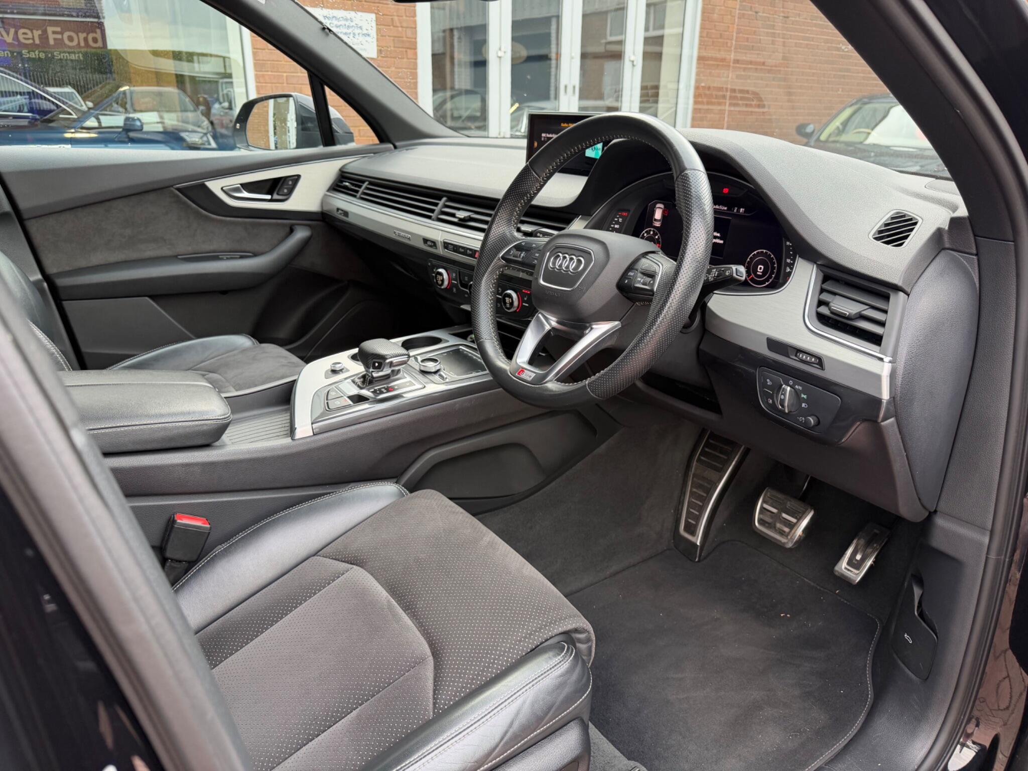 Audi Q7 view 76