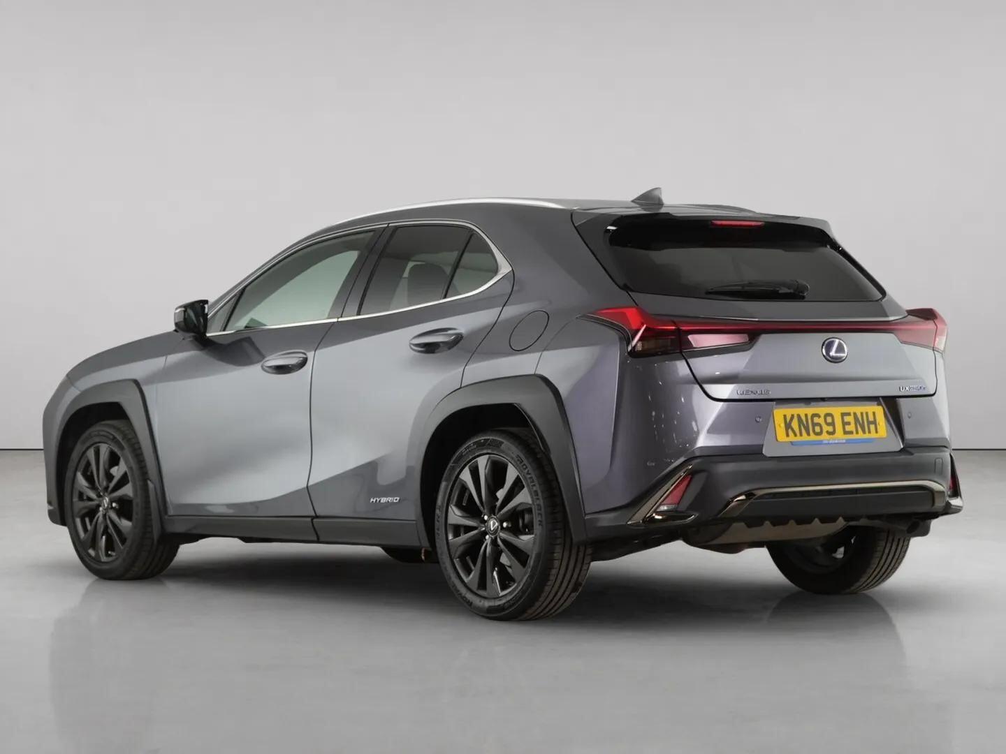 Lexus Ux view 9