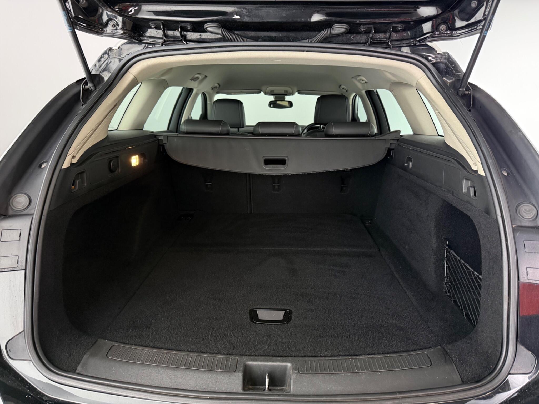Vauxhall Insignia view 8