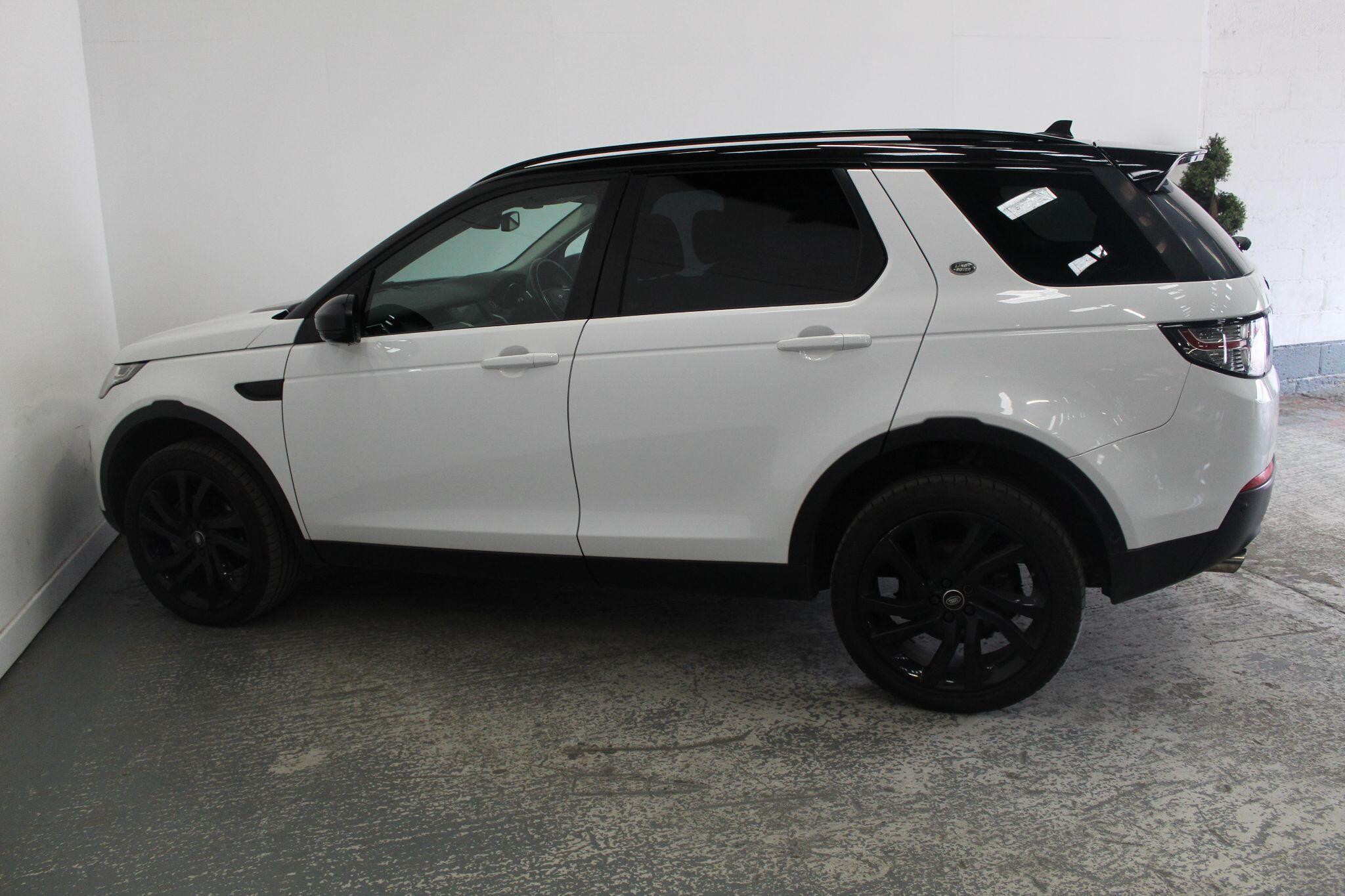 Land Rover Discovery Sport view 10