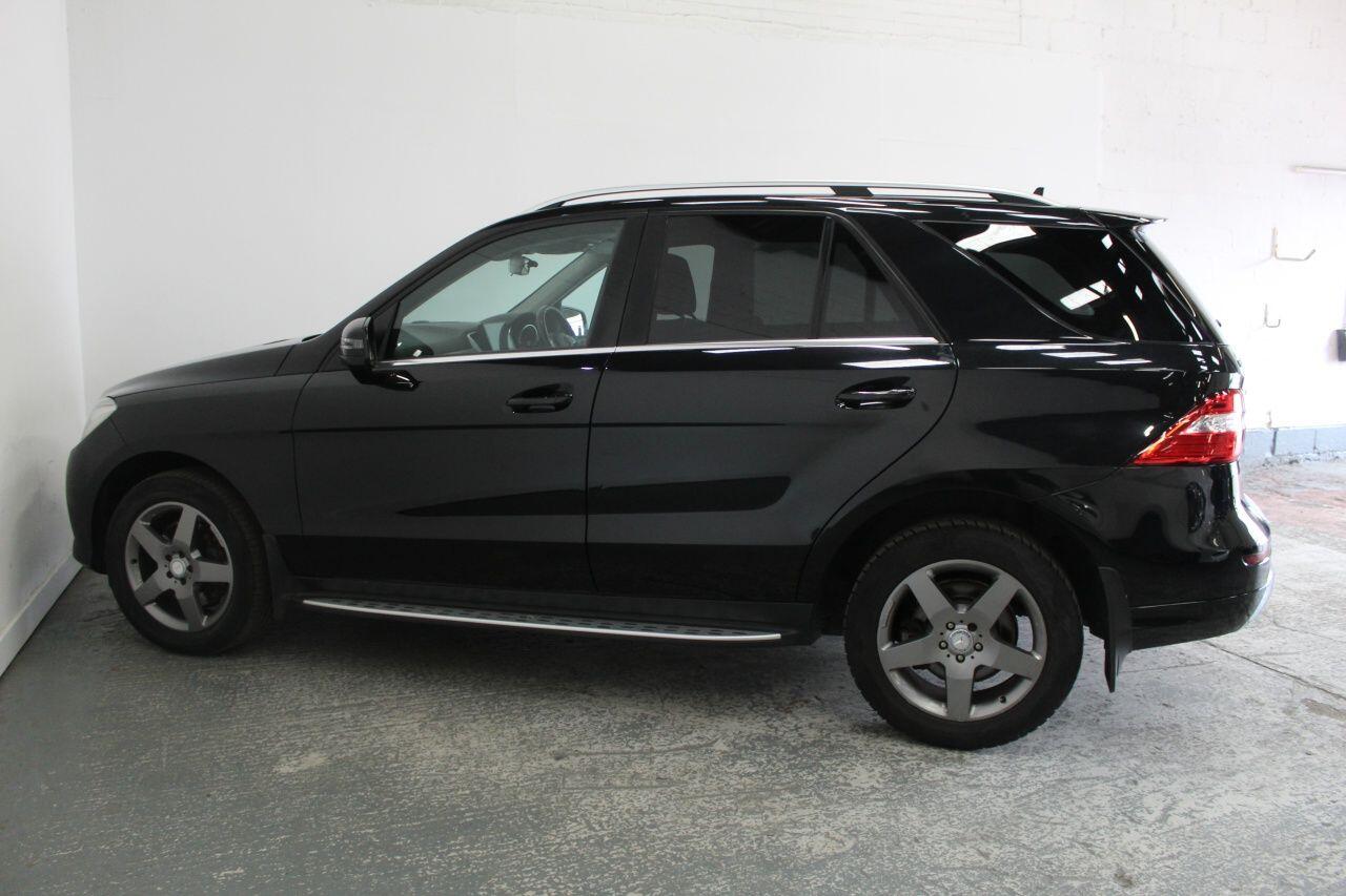 Mercedes-Benz M-Class view 10