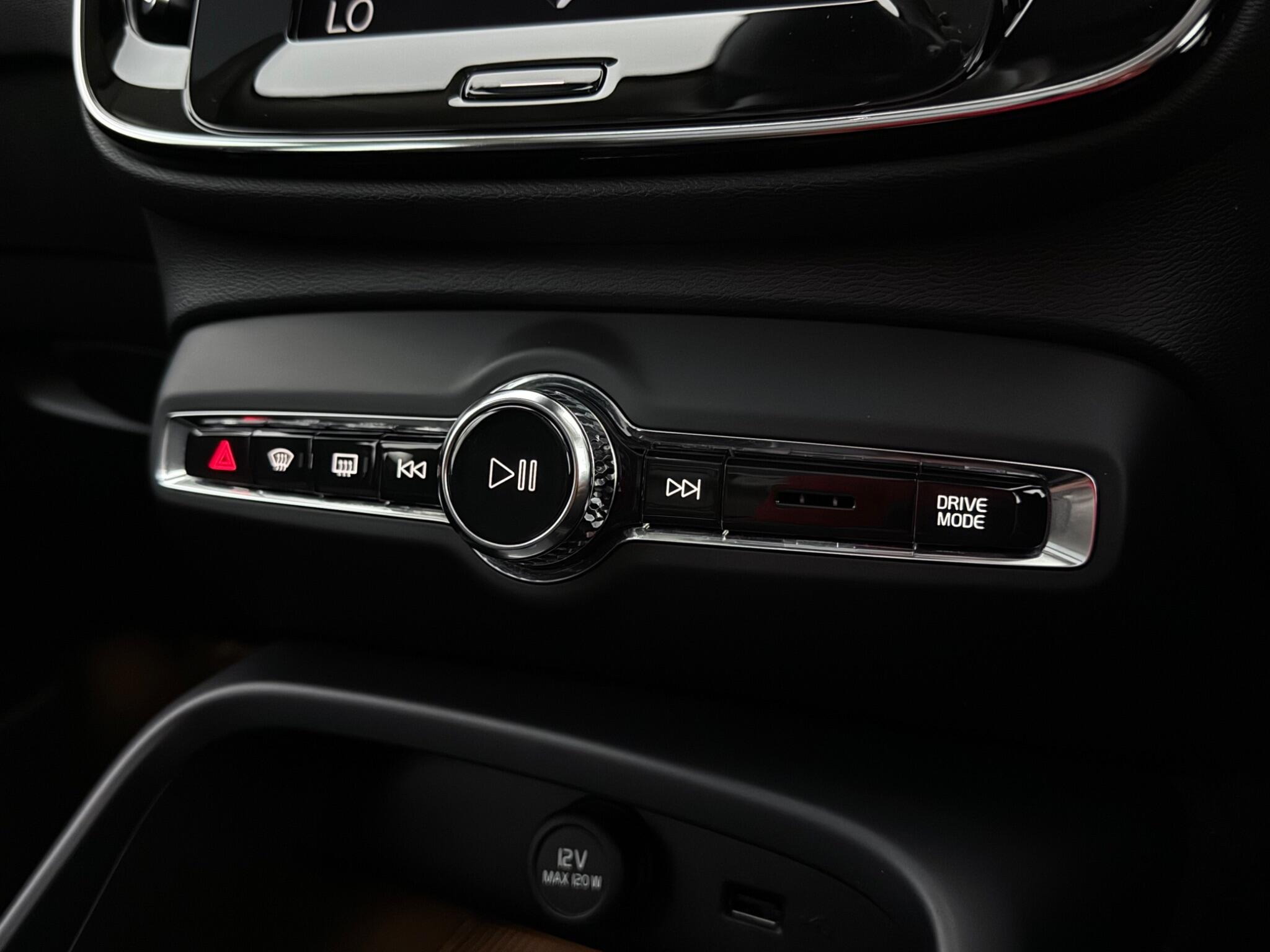 Volvo XC40 view 24