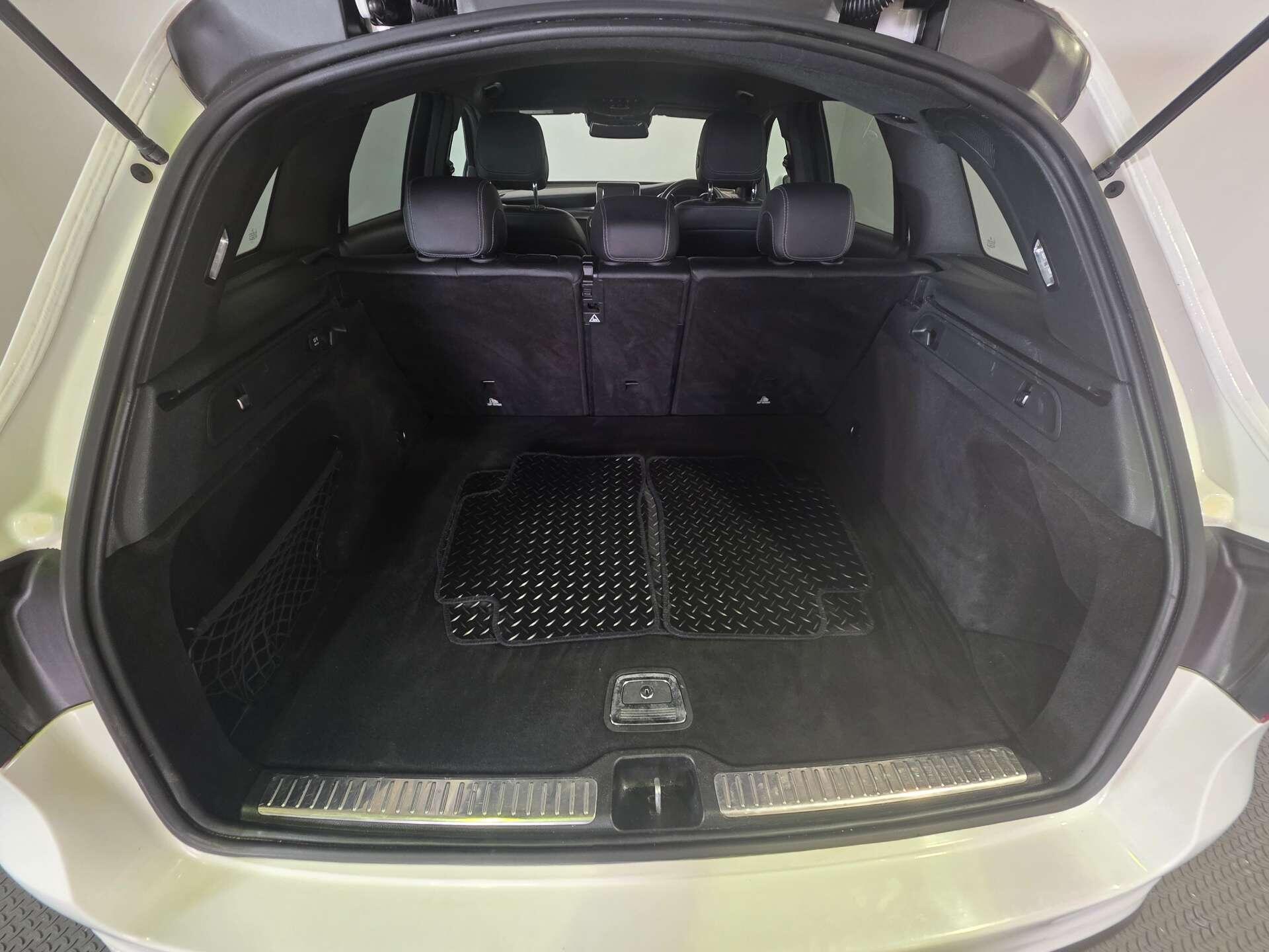 Mercedes-Benz GLC view 44