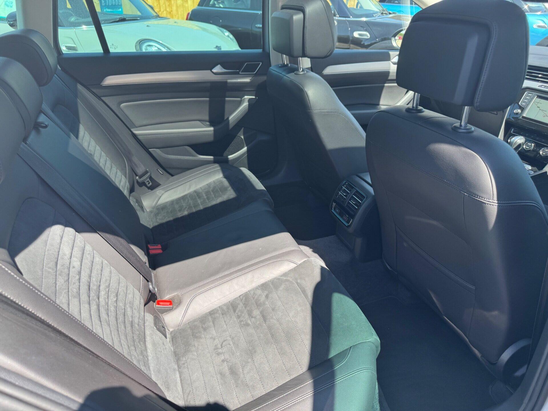 Volkswagen Passat view 60
