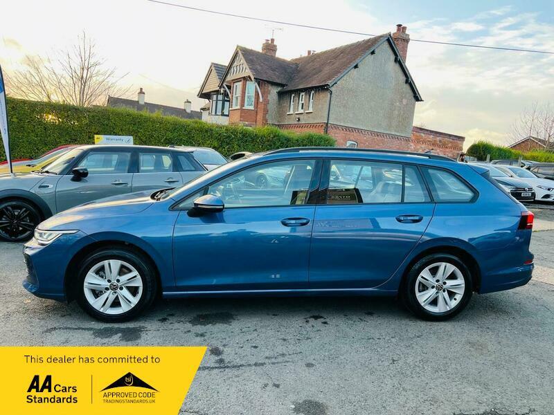 2025 Volkswagen Golf 1.5 TSI Life Euro 6 (s/s) 5dr • 2,100 miles image 5