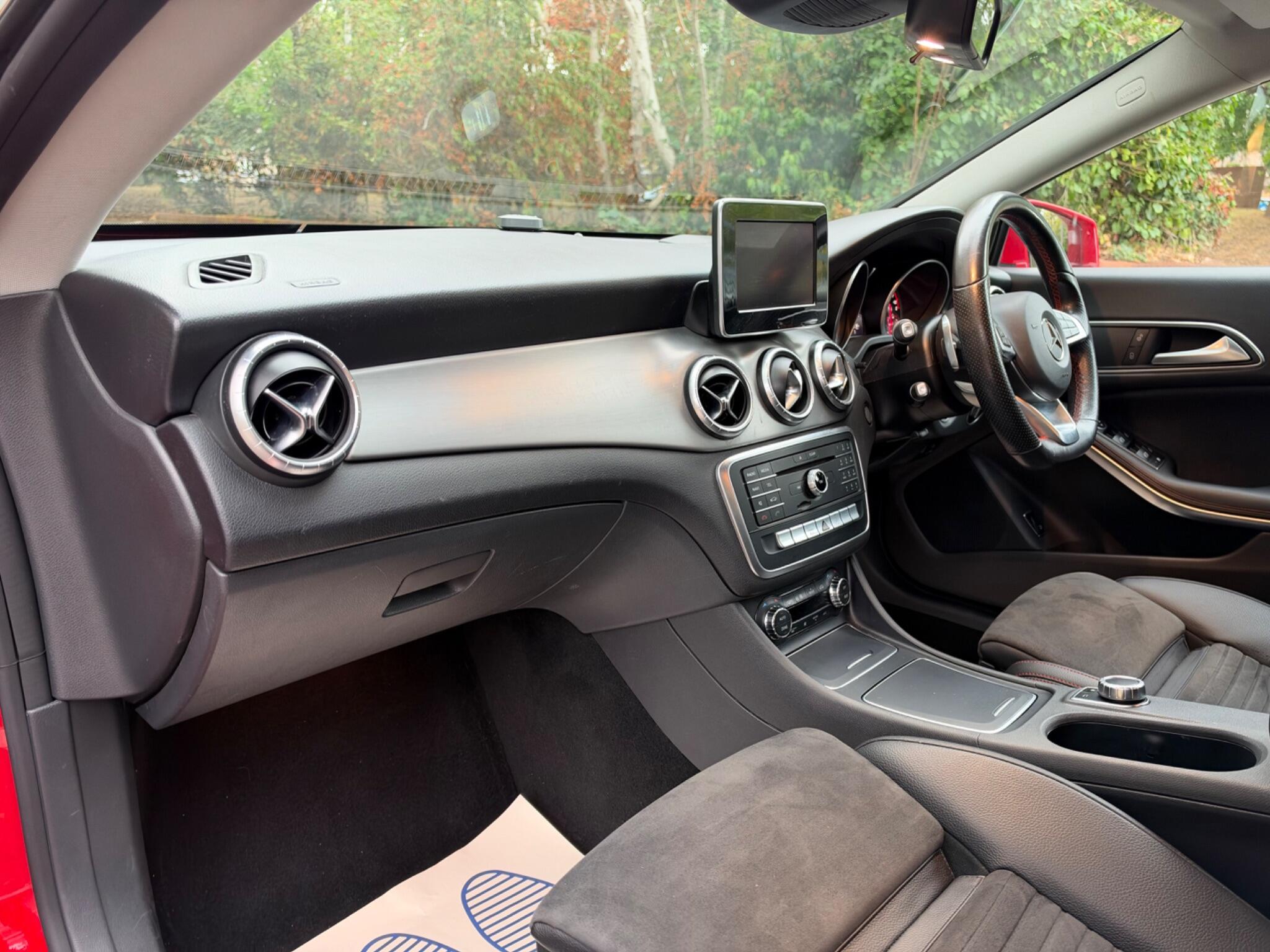 Mercedes-Benz CLA view 13